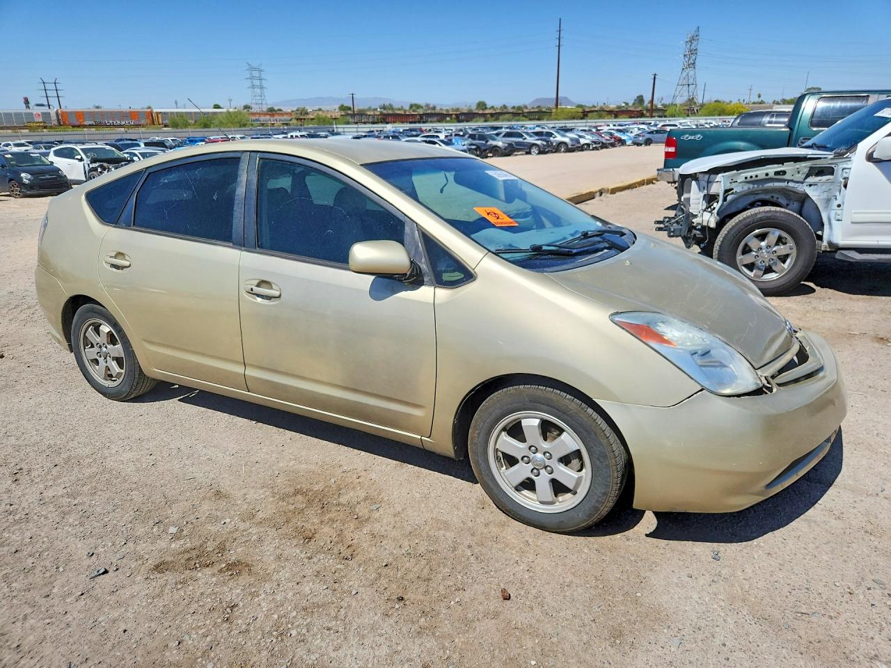 2005 Toyota Prius Base Tan vin: JTDKB20U950128391