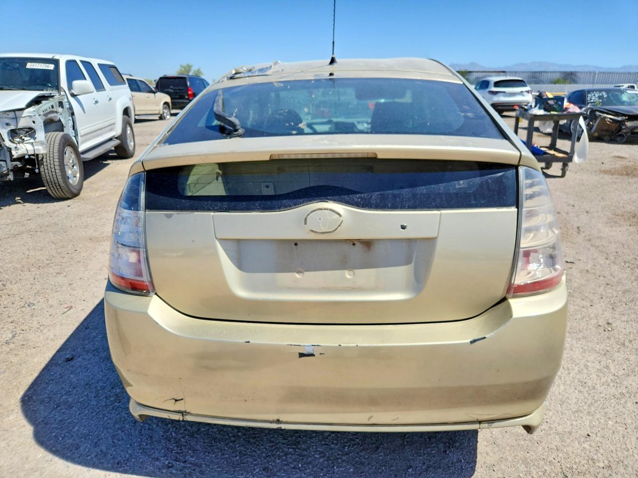 2005 Toyota Prius Base Tan vin: JTDKB20U950128391