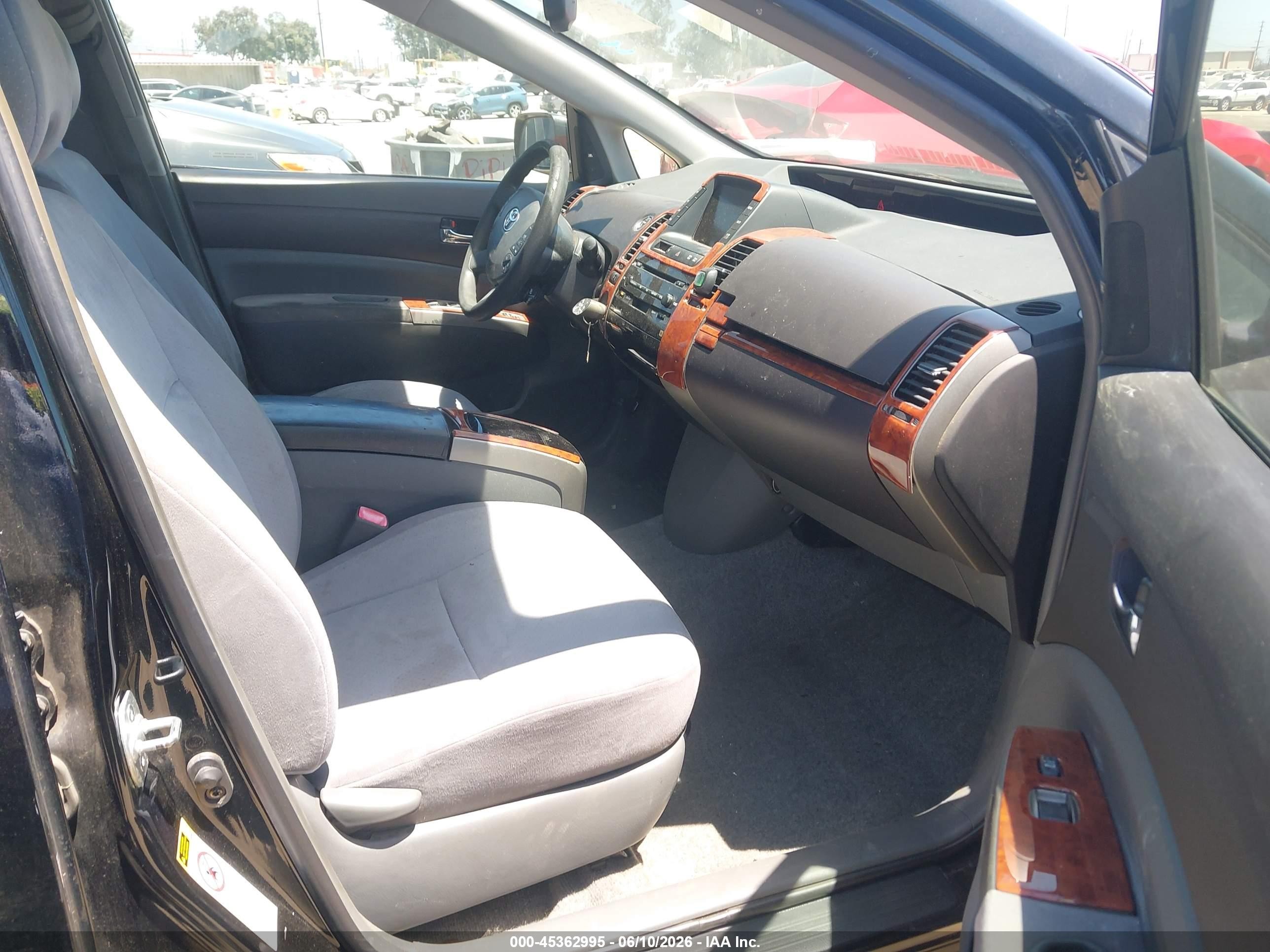 2005 Toyota Prius   Black vin: JTDKB20U950129072