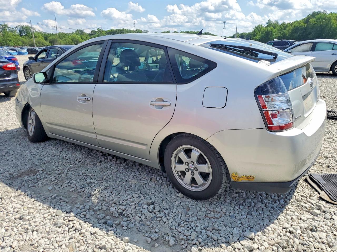 2005 Toyota Prius Base Silver vin: JTDKB20U950131274