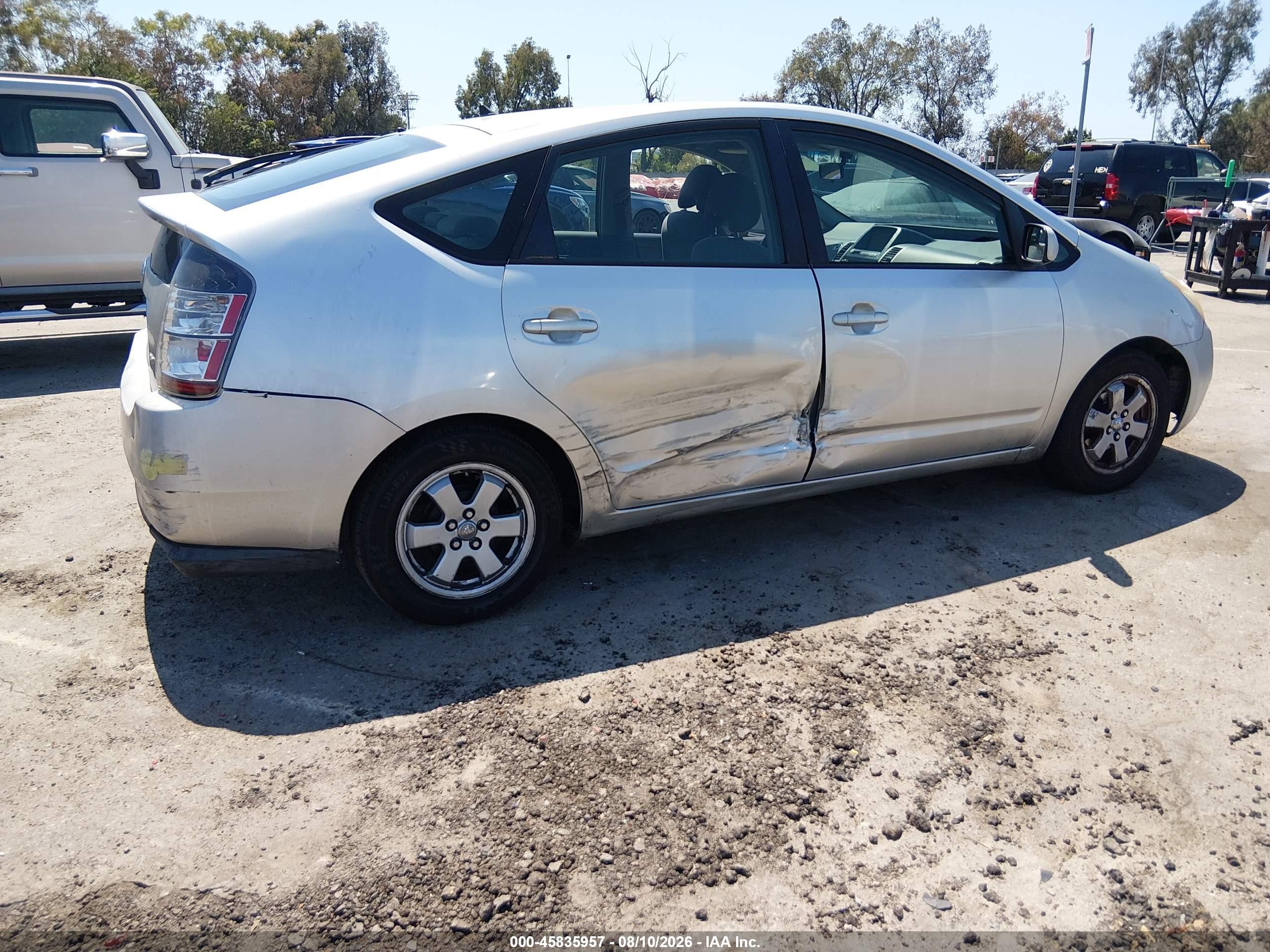 2005 Toyota Prius   Silver vin: JTDKB20U953003731