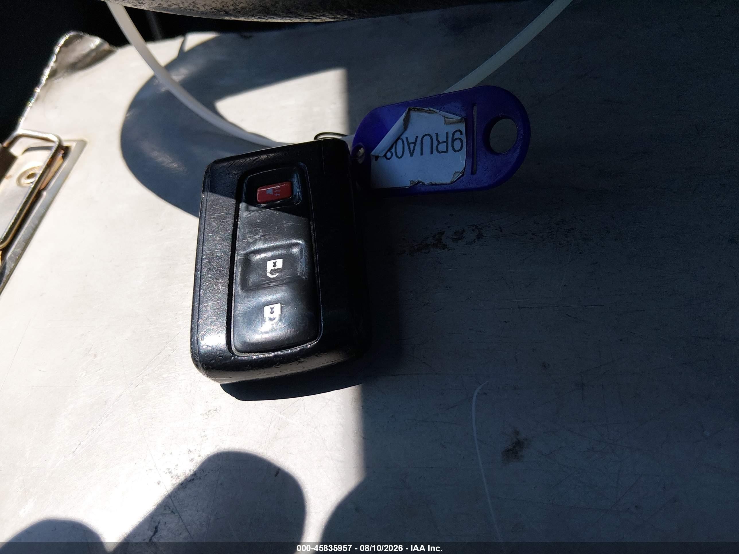 2005 Toyota Prius   Silver vin: JTDKB20U953003731