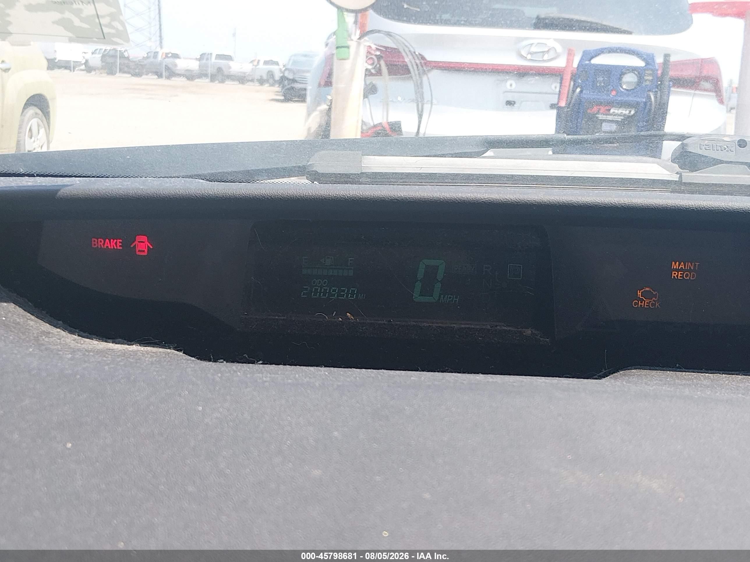 2005 Toyota Prius   White vin: JTDKB20U953019847