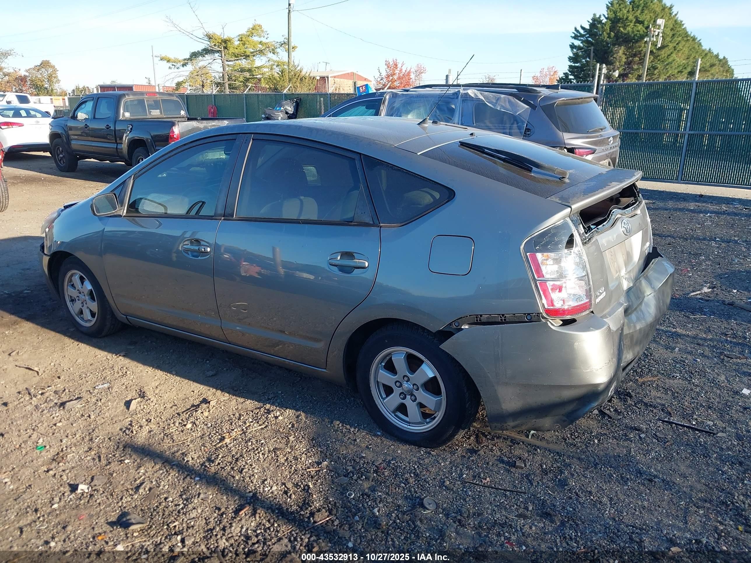 2005 Toyota Prius   Gray vin: JTDKB20U953022716
