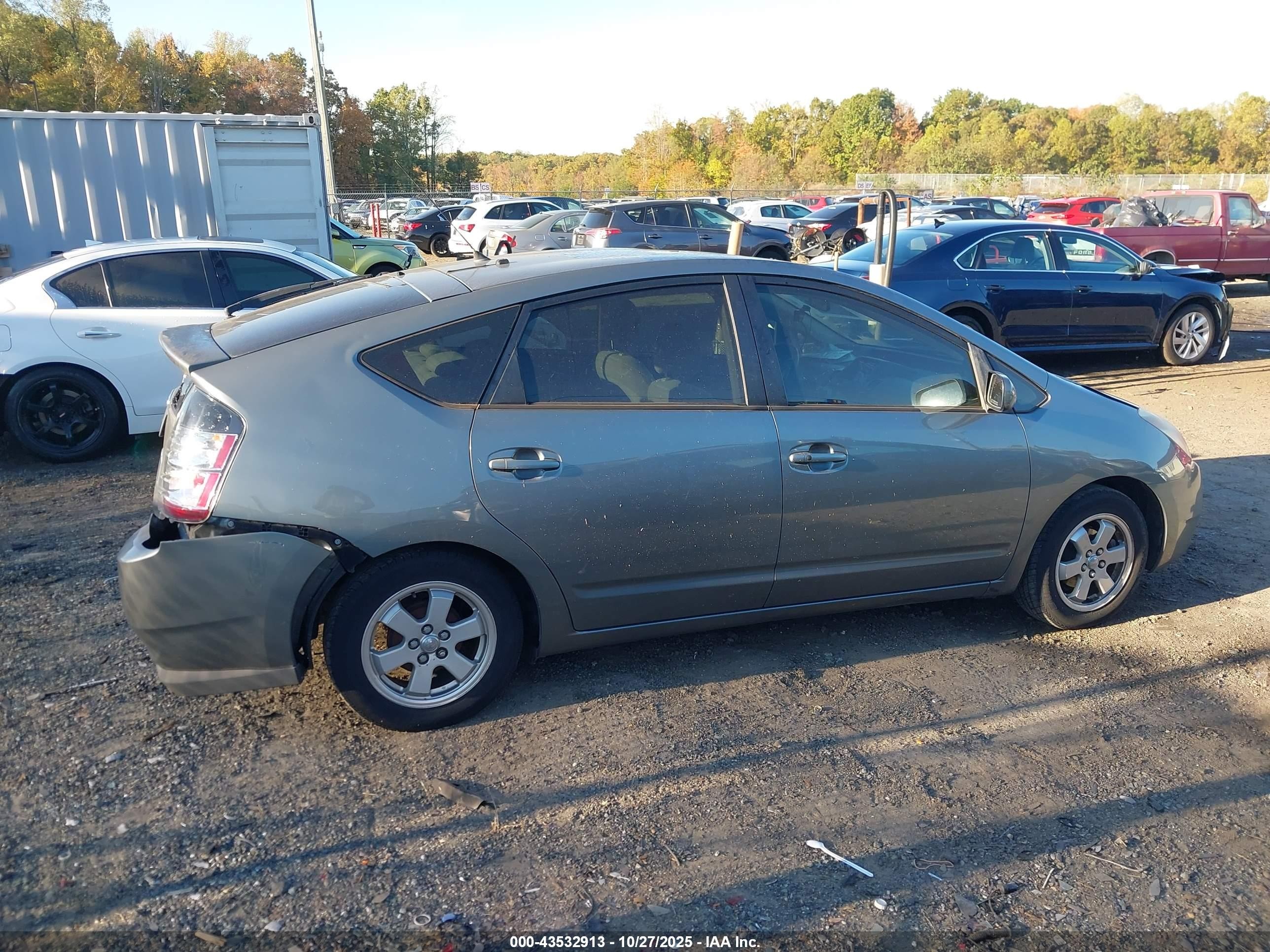 2005 Toyota Prius   Gray vin: JTDKB20U953022716