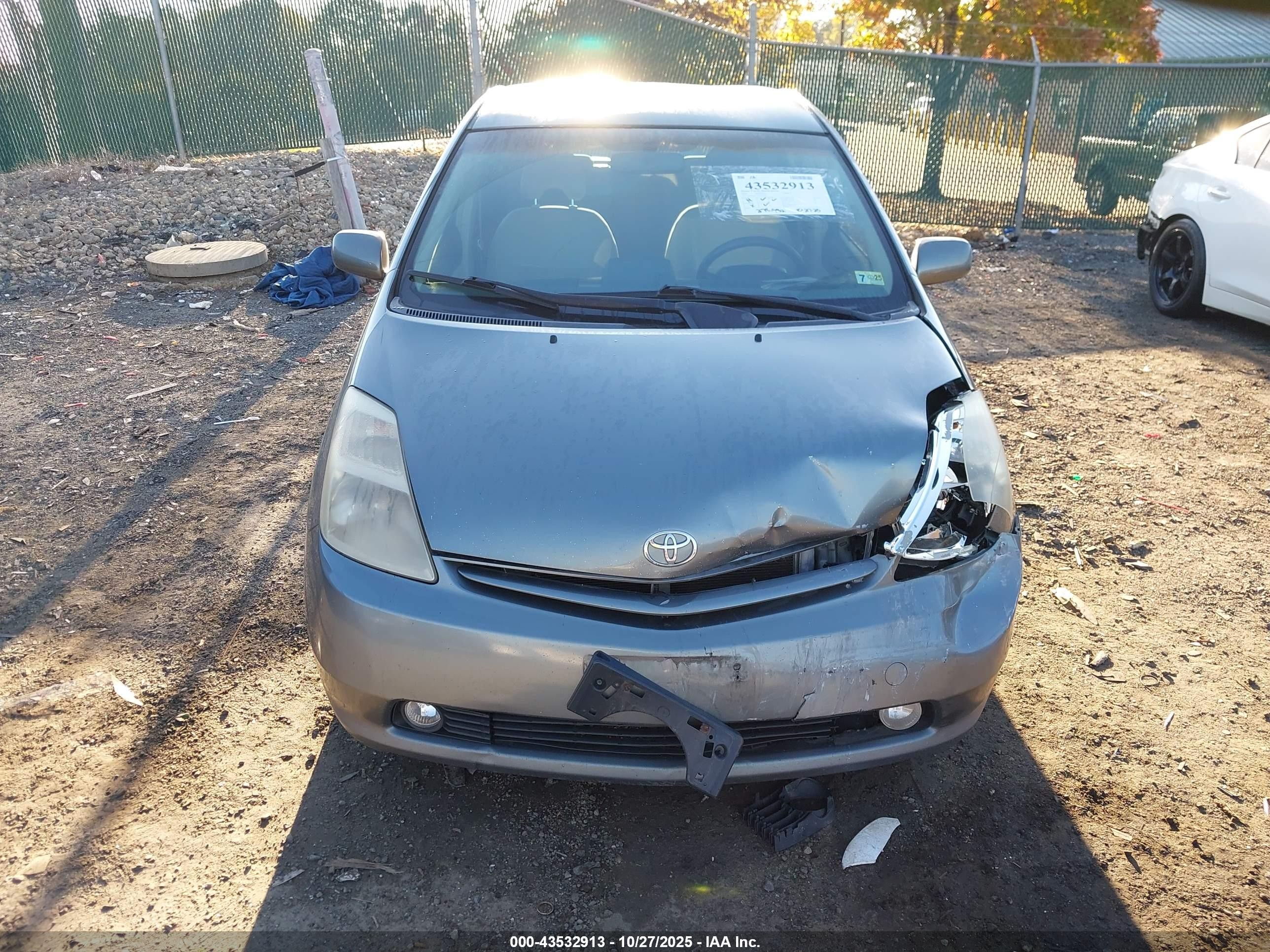 2005 Toyota Prius   Gray vin: JTDKB20U953022716