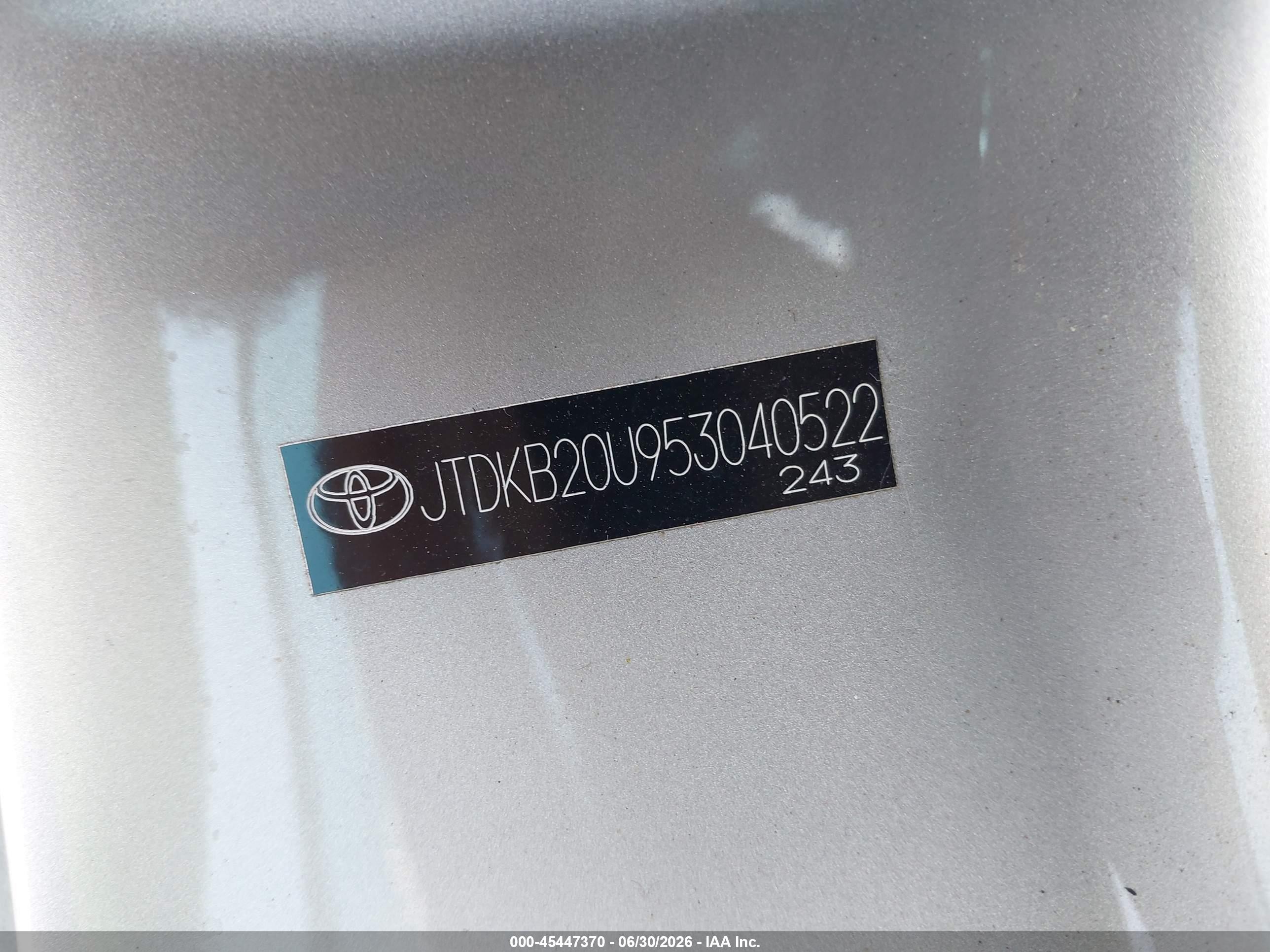 2005 Toyota Prius   Silver vin: JTDKB20U953040522