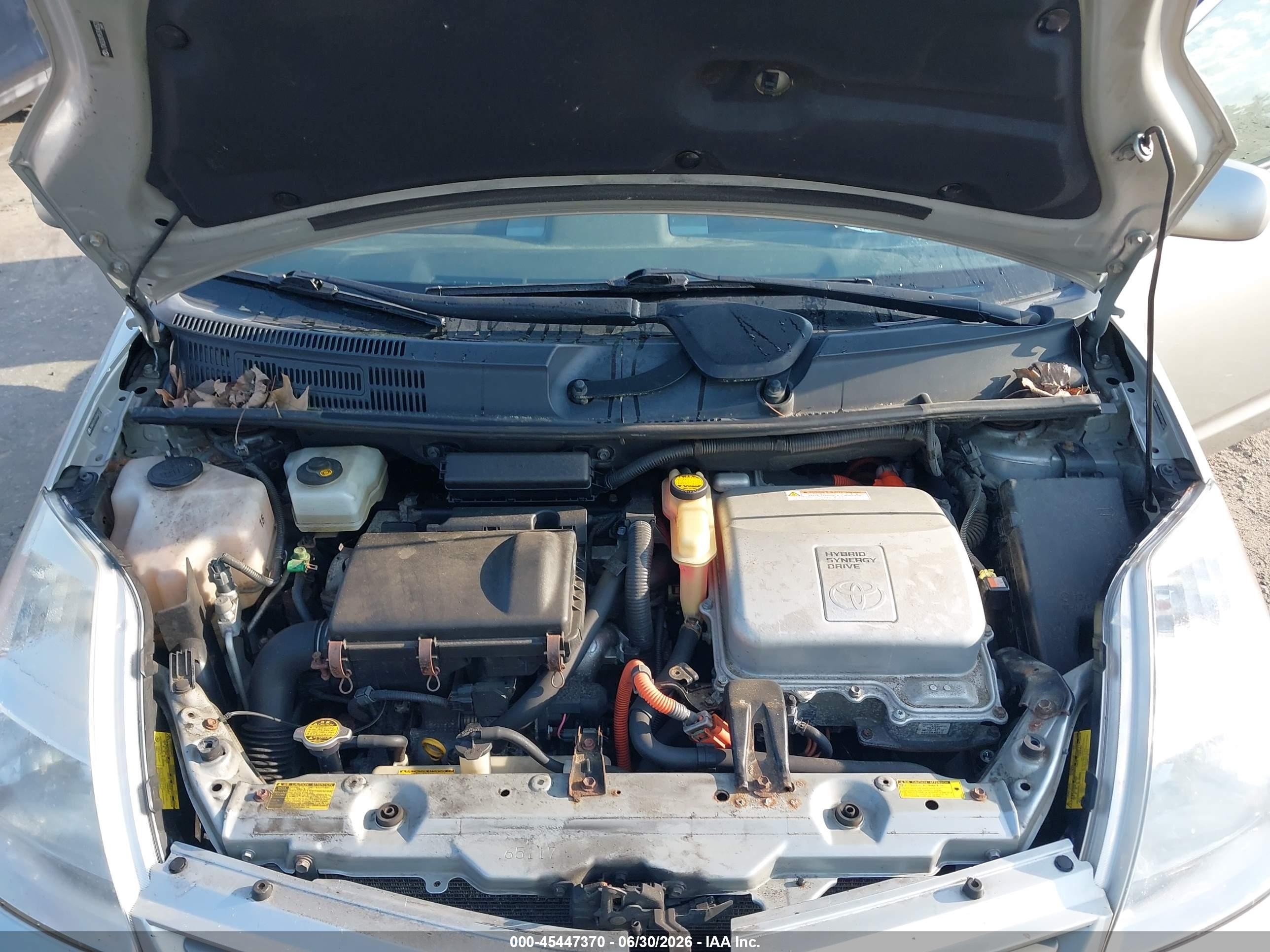 2005 Toyota Prius   Silver vin: JTDKB20U953040522