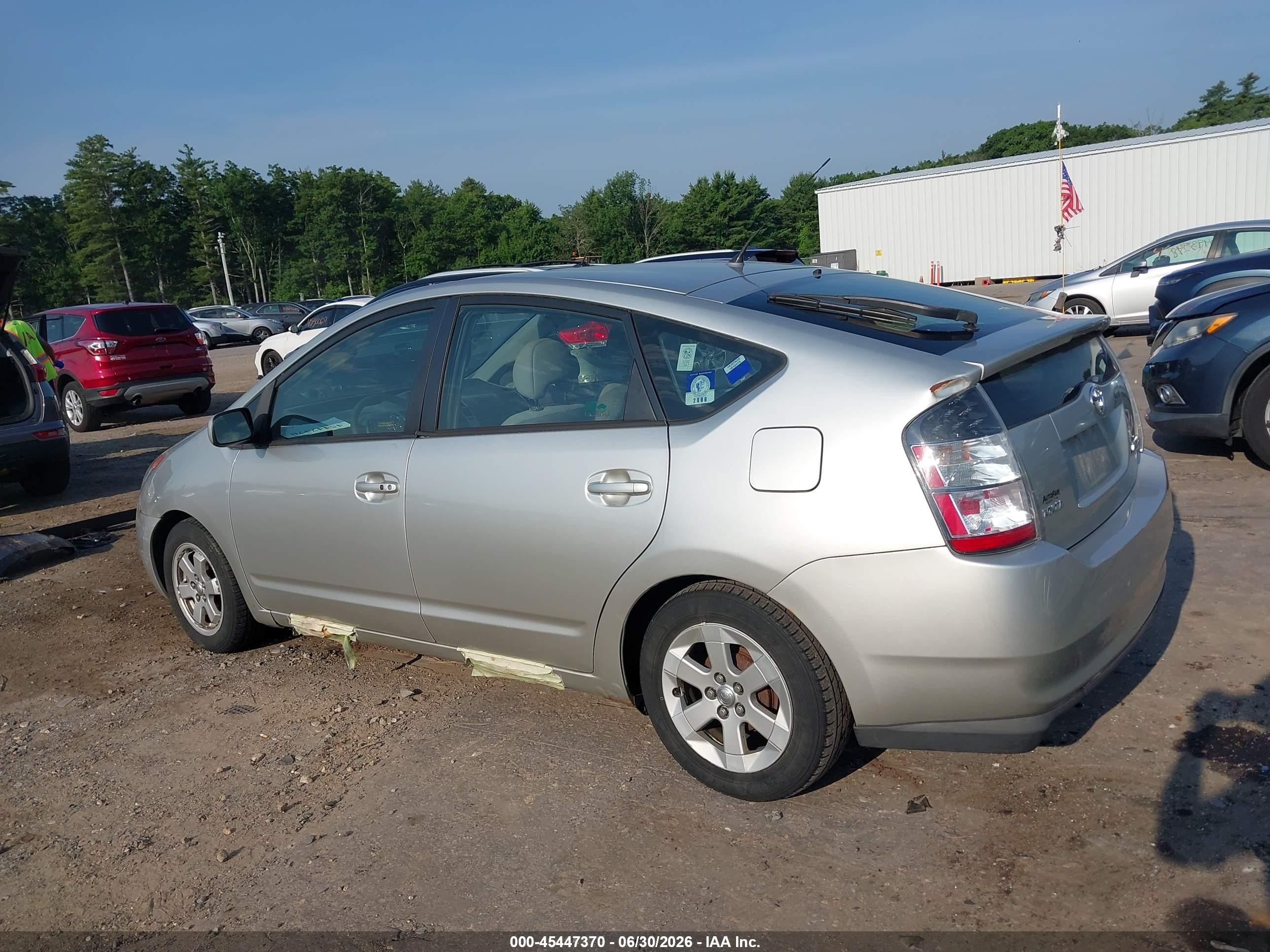 2005 Toyota Prius   Silver vin: JTDKB20U953040522