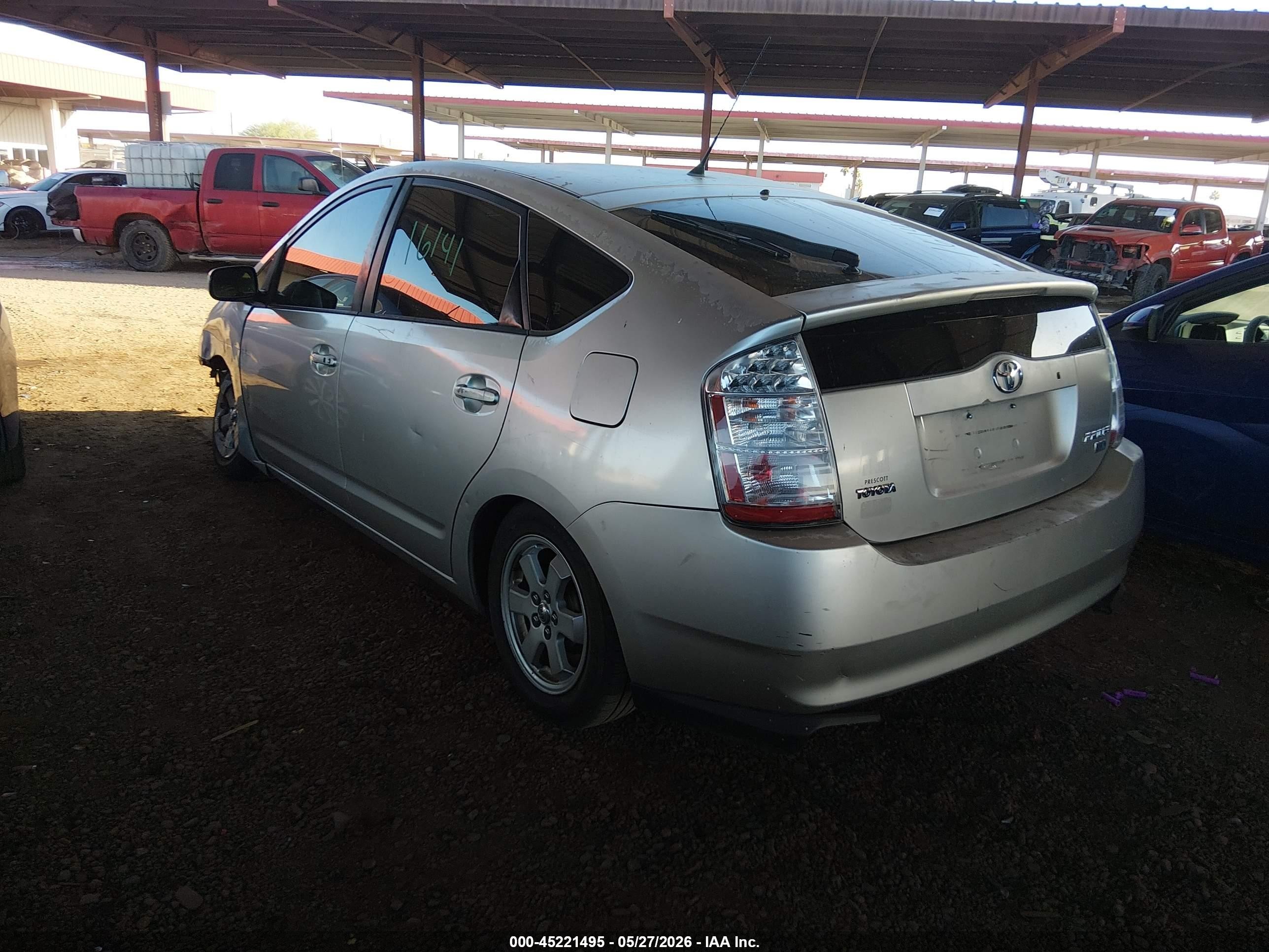 2005 Toyota Prius   Серебряный vin: JTDKB20U953042254