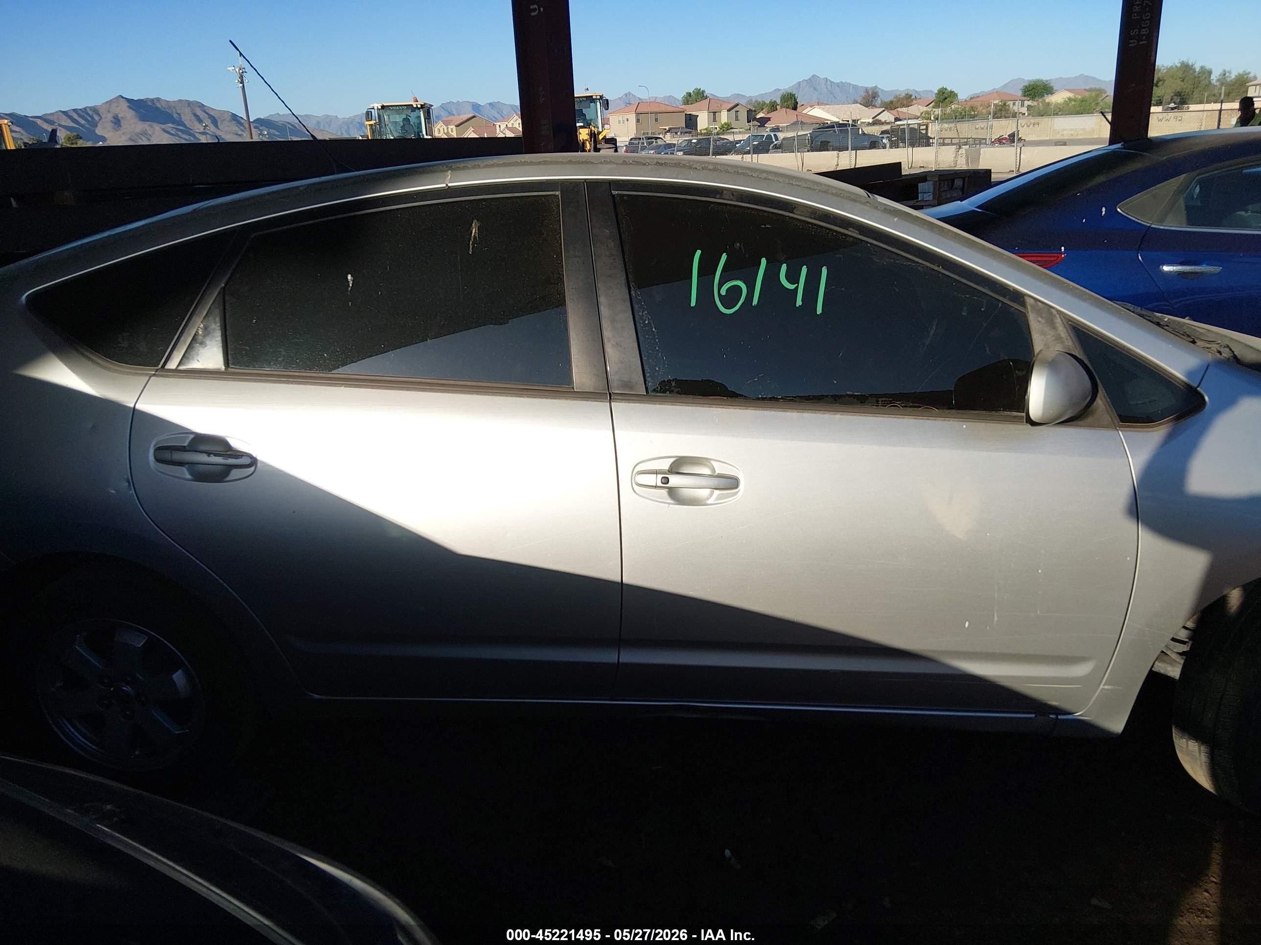 2005 Toyota Prius   Серебряный vin: JTDKB20U953042254