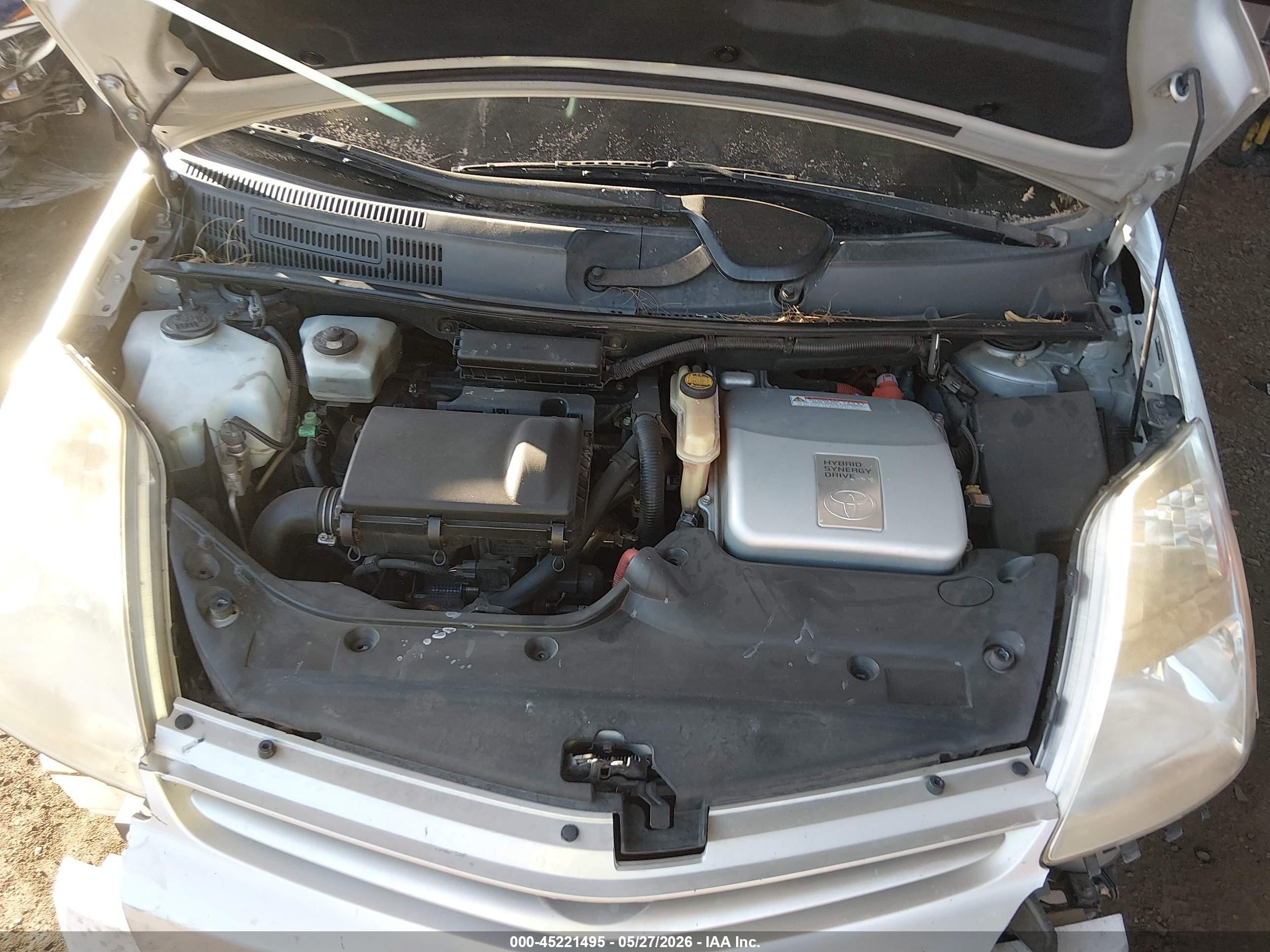 2005 Toyota Prius   Серебряный vin: JTDKB20U953042254
