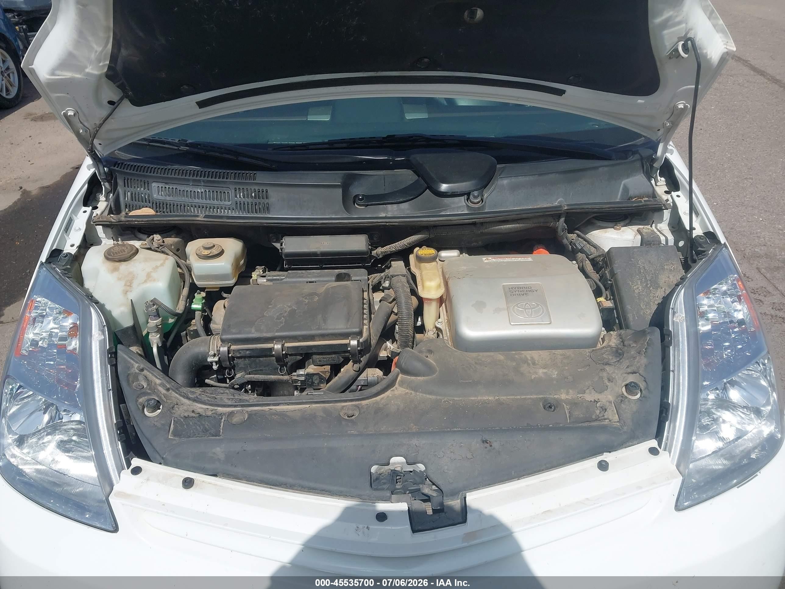 2005 Toyota Prius   White vin: JTDKB20U953047986