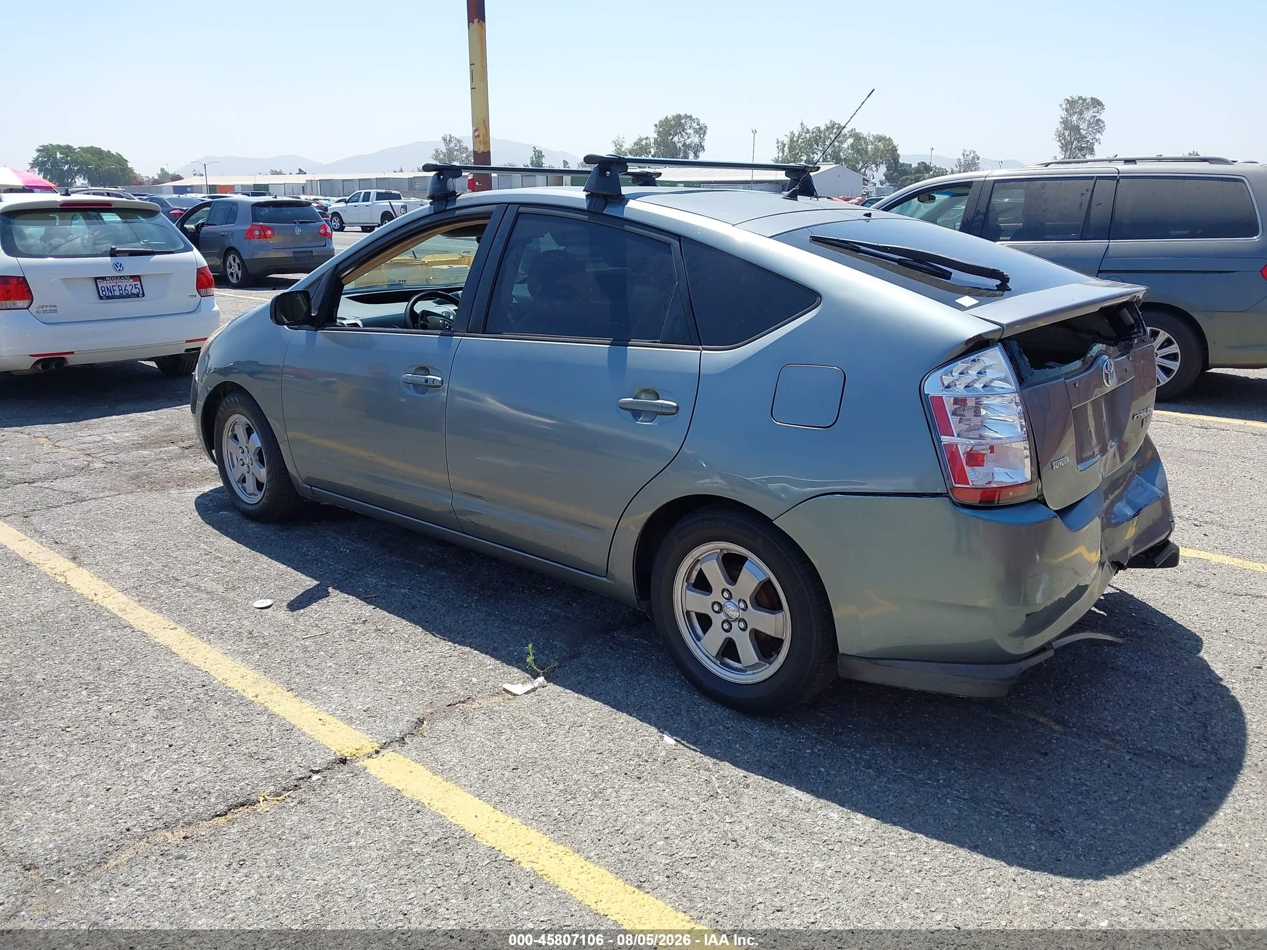 2005 Toyota Prius   Green vin: JTDKB20U953050256