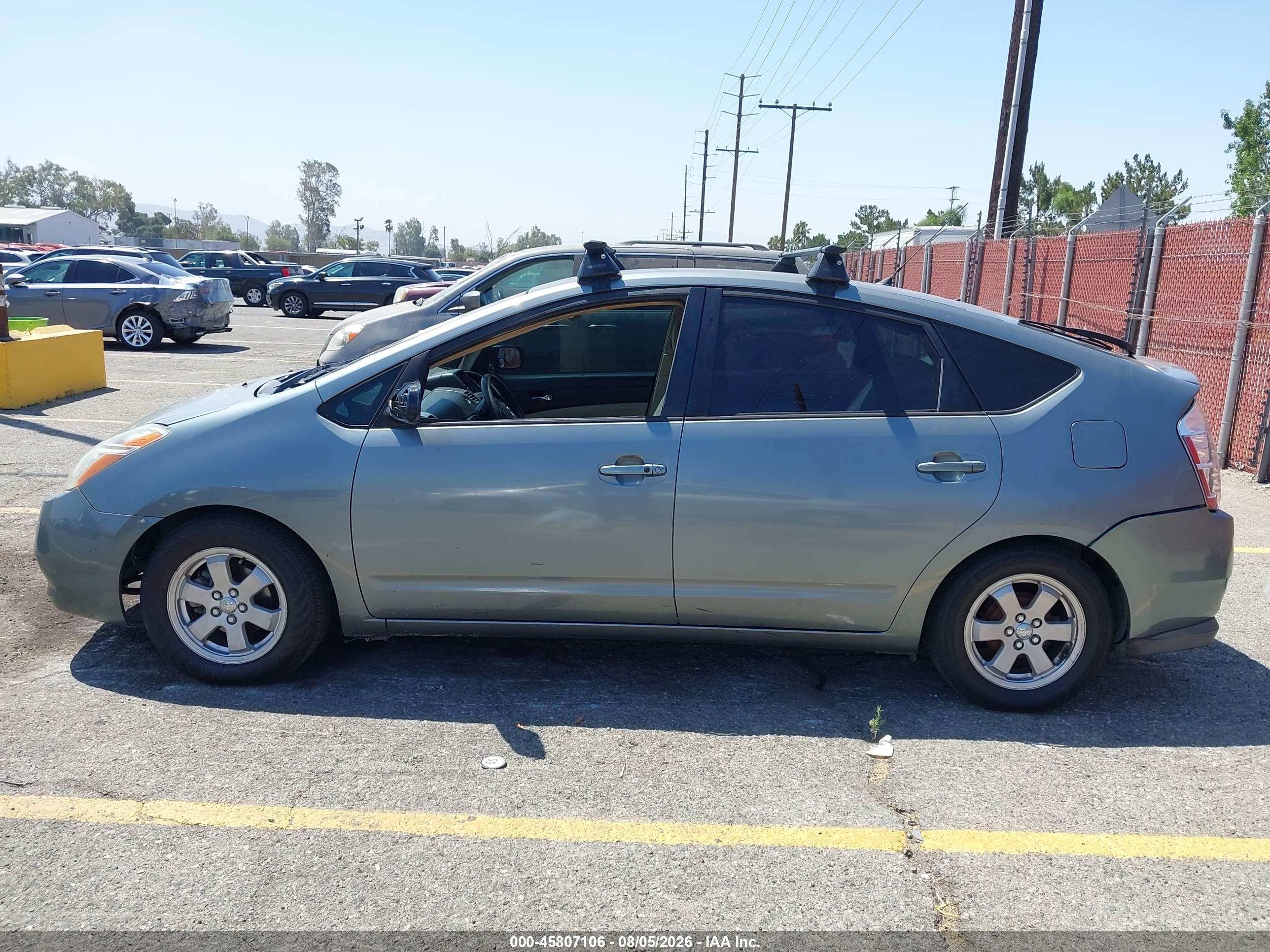 2005 Toyota Prius   Green vin: JTDKB20U953050256