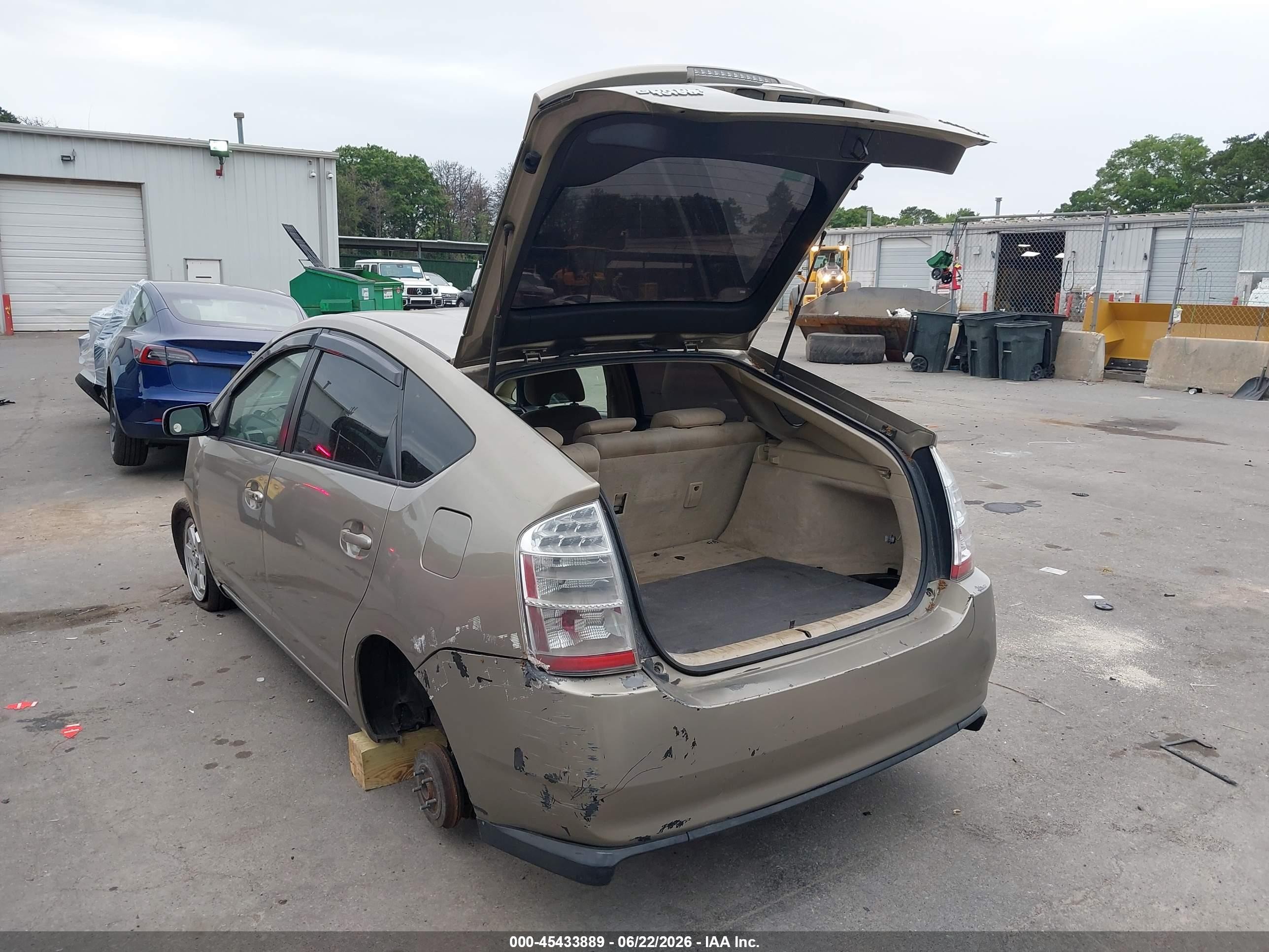 2005 Toyota Prius   Gray vin: JTDKB20U953051066
