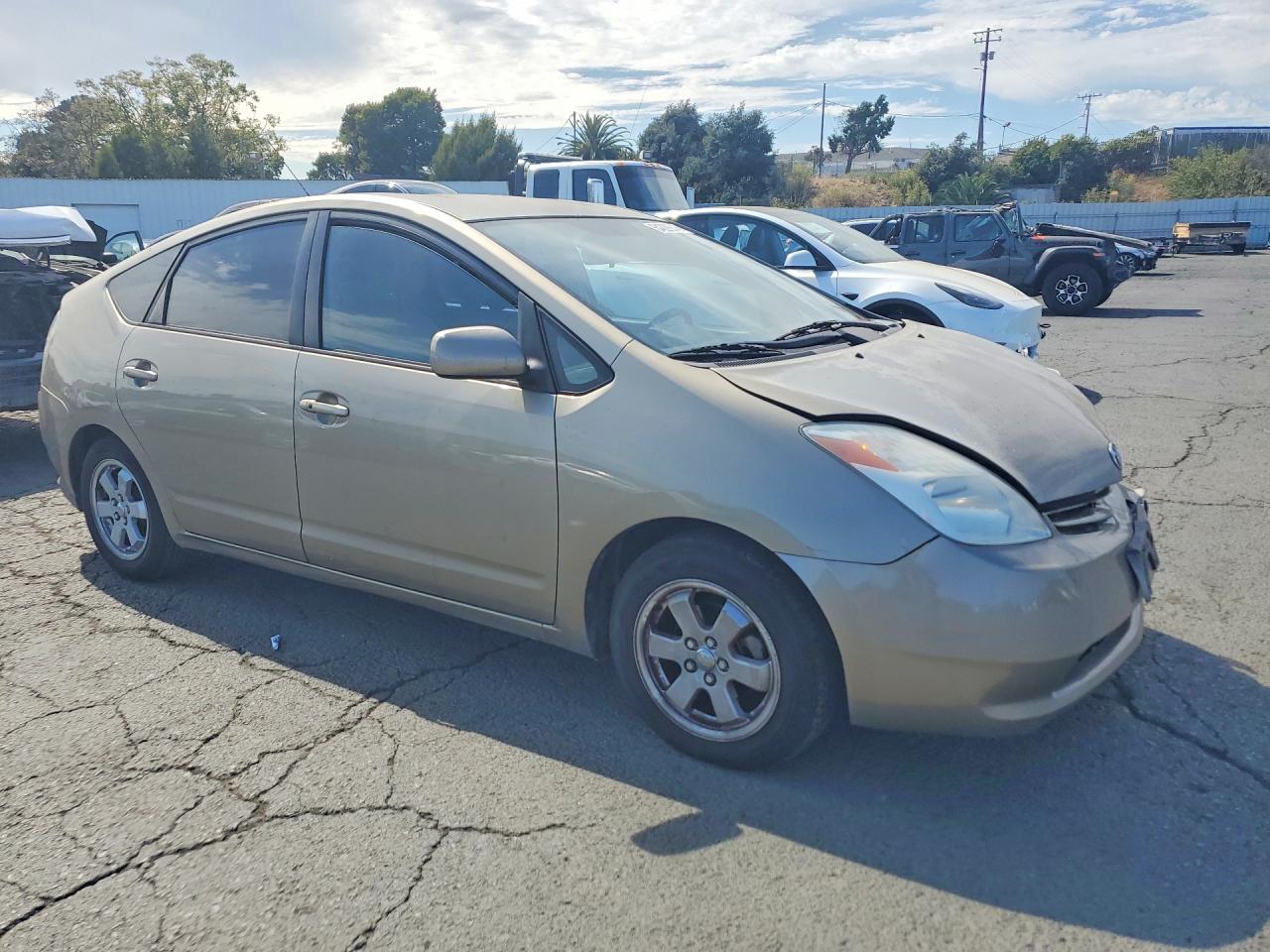 2005 Toyota Prius Base Tan vin: JTDKB20U953058194