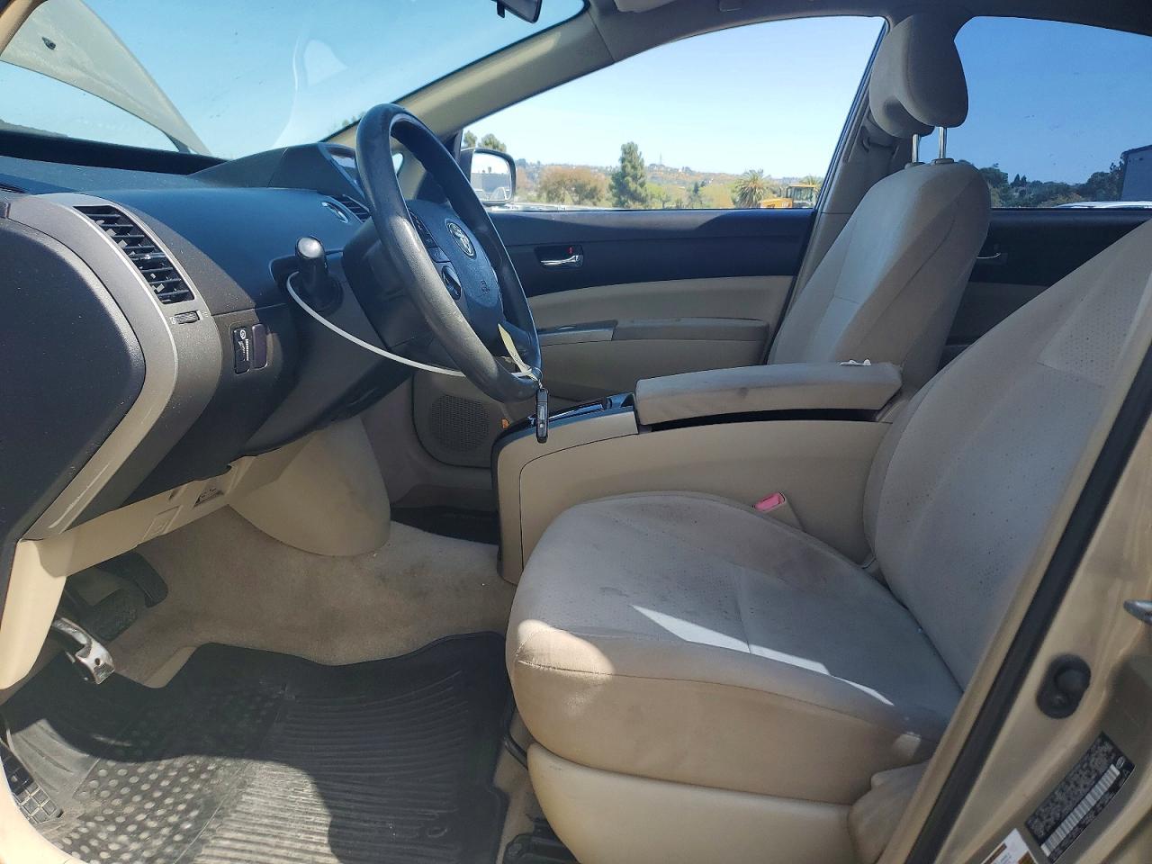 2005 Toyota Prius Base Tan vin: JTDKB20U953058194