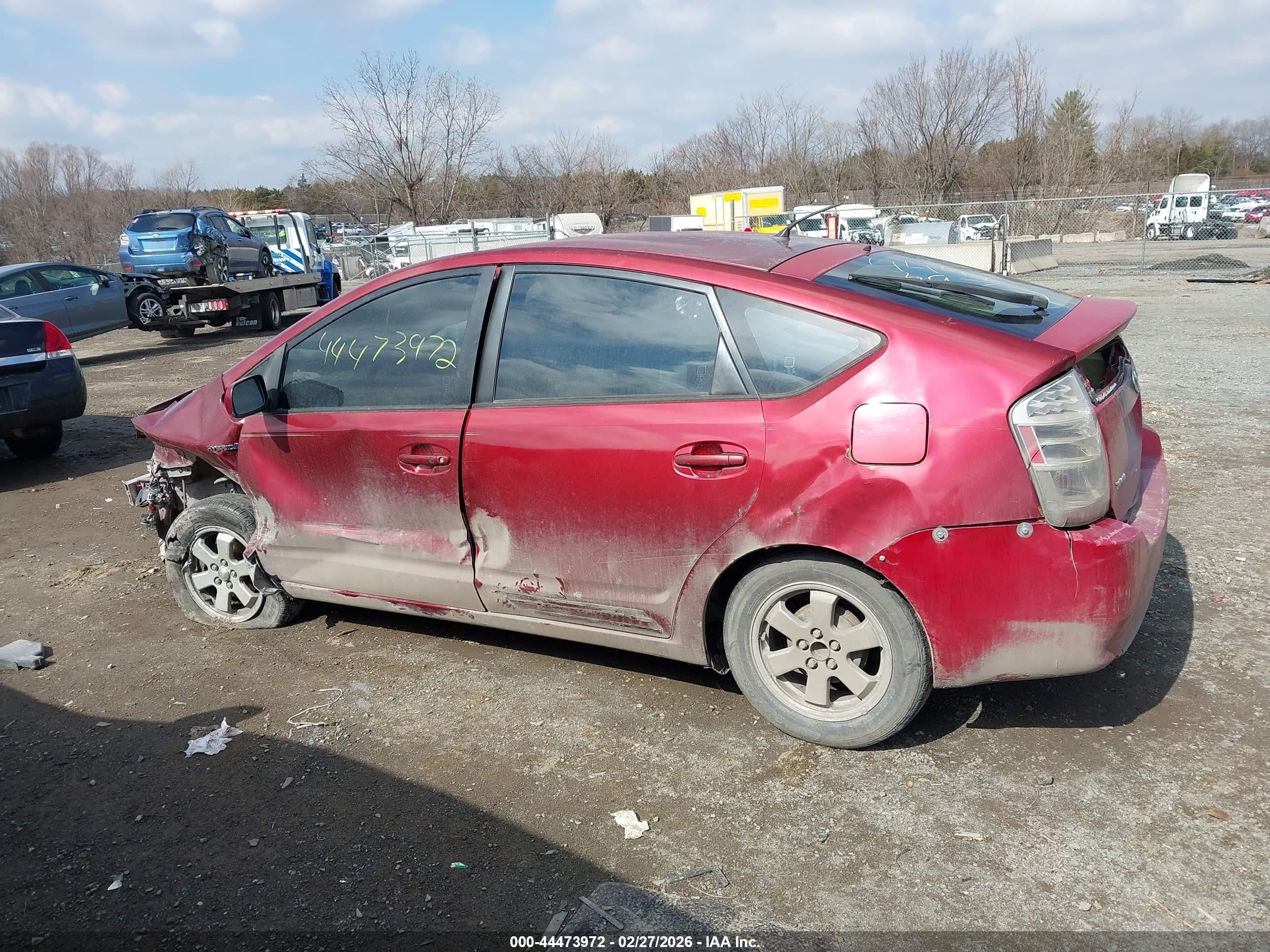 2005 Toyota Prius   Red vin: JTDKB20U953062701