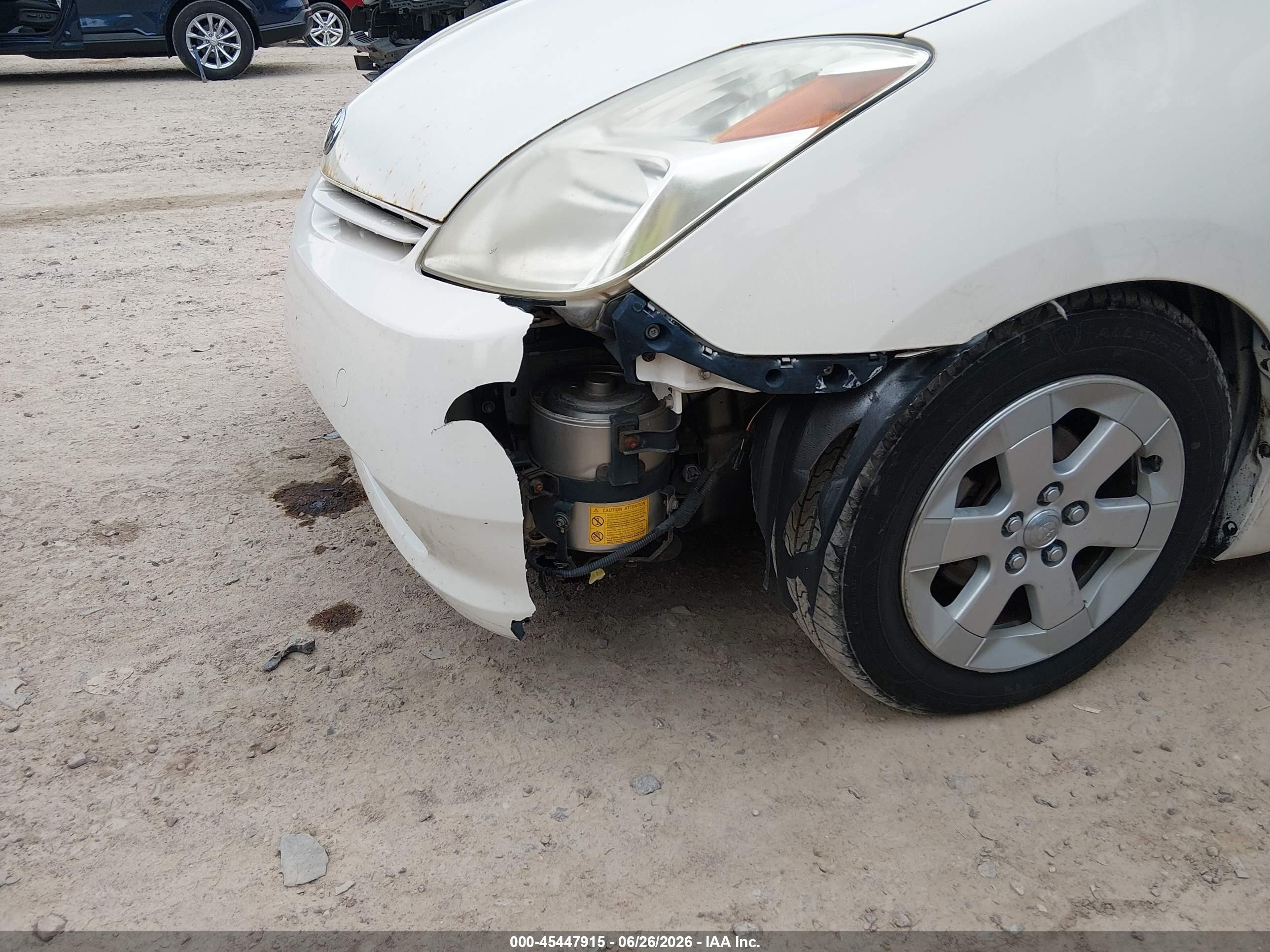 2005 Toyota Prius   White vin: JTDKB20U953079353