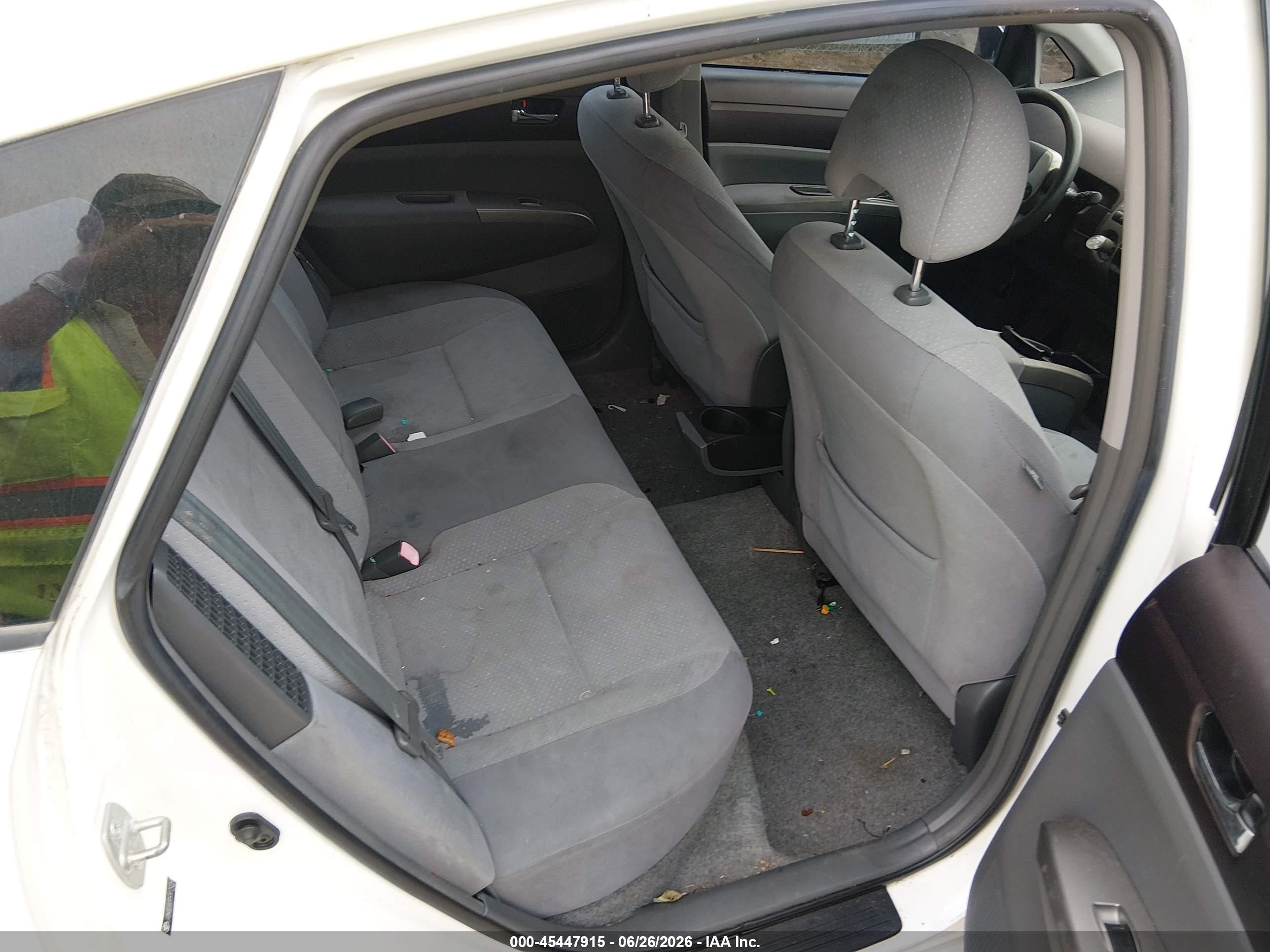 2005 Toyota Prius   White vin: JTDKB20U953079353