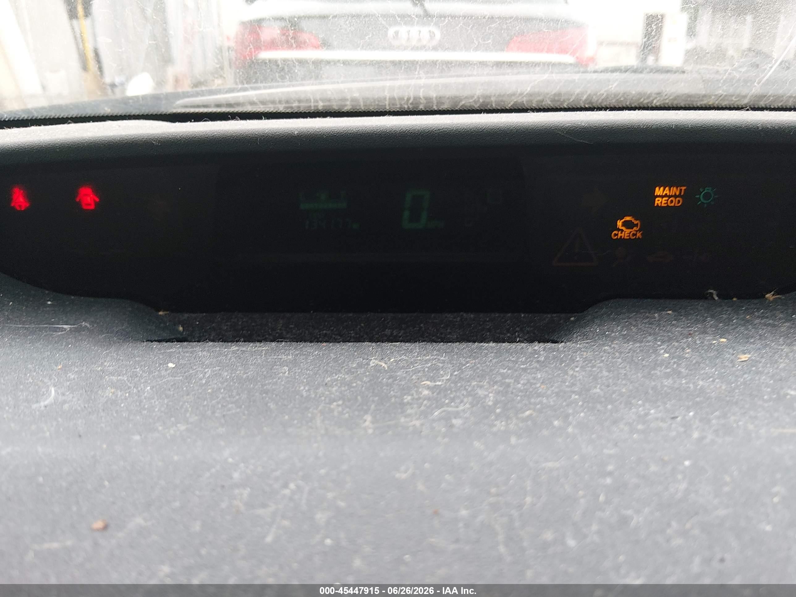 2005 Toyota Prius   White vin: JTDKB20U953079353