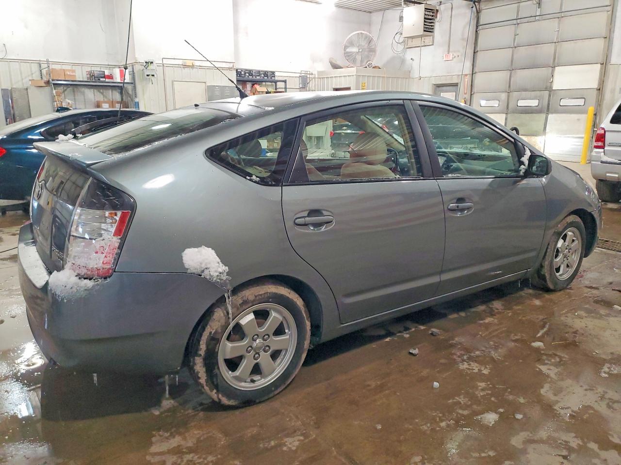 2005 Toyota Prius Base Серый vin: JTDKB20U953083600