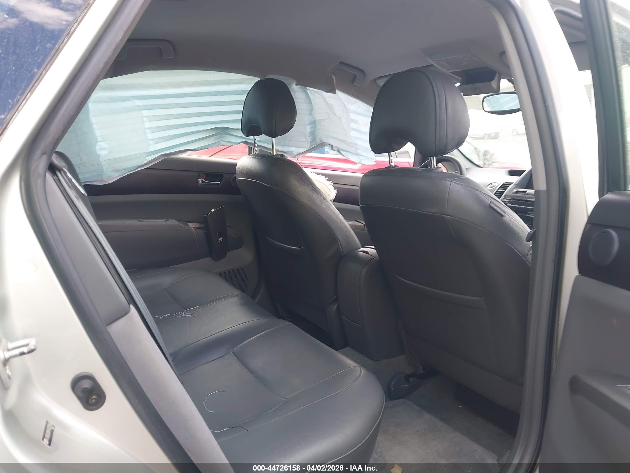 2005 Toyota Prius   Silver vin: JTDKB20U957022160