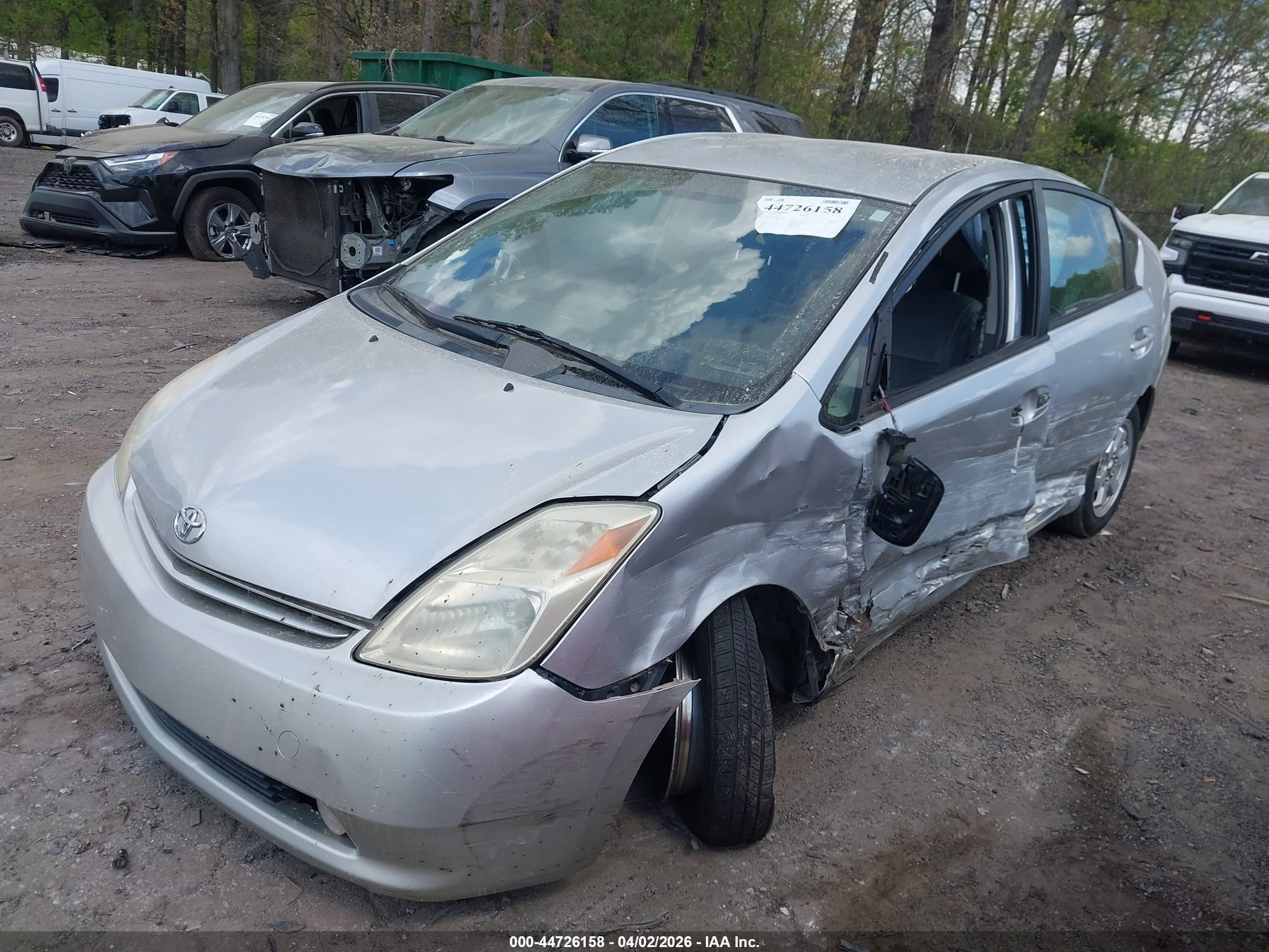 2005 Toyota Prius   Silver vin: JTDKB20U957022160