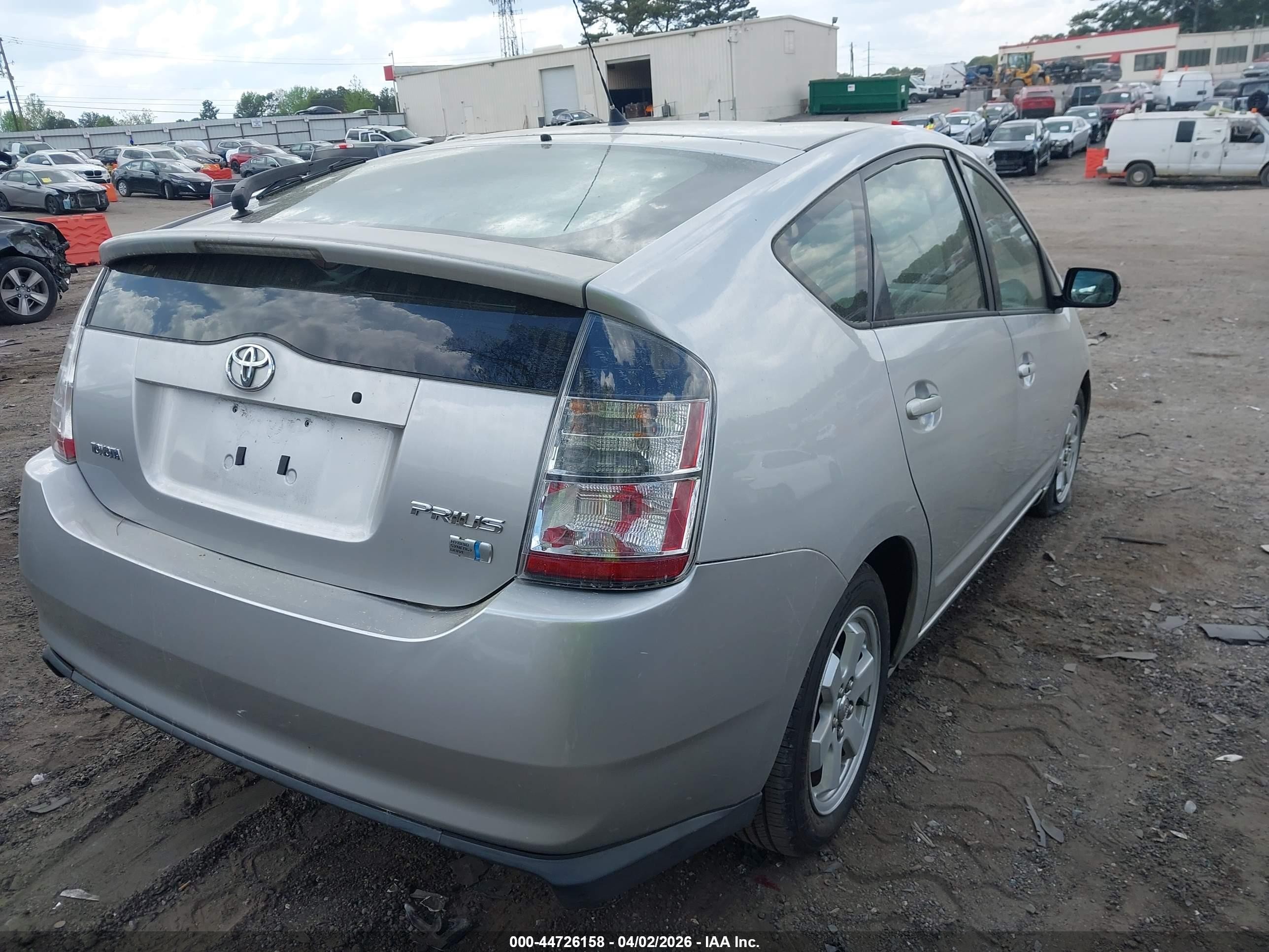2005 Toyota Prius   Silver vin: JTDKB20U957022160