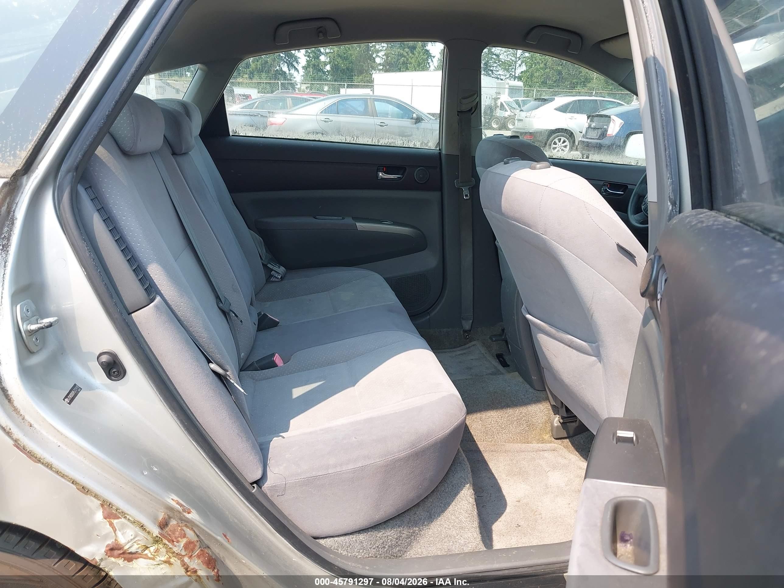 2005 Toyota Prius   Silver vin: JTDKB20U957029190