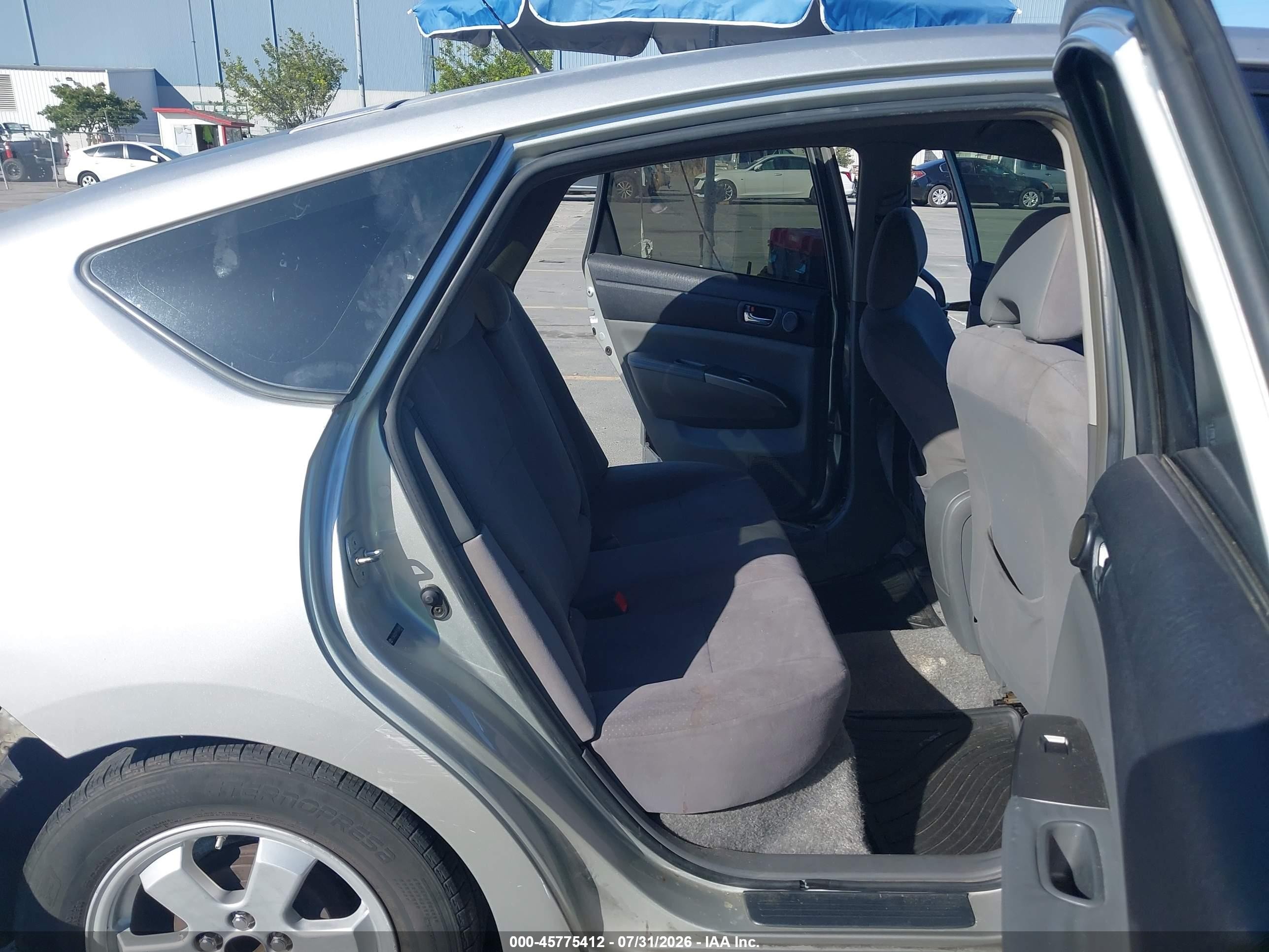 2005 Toyota Prius   Gray vin: JTDKB20U957034681