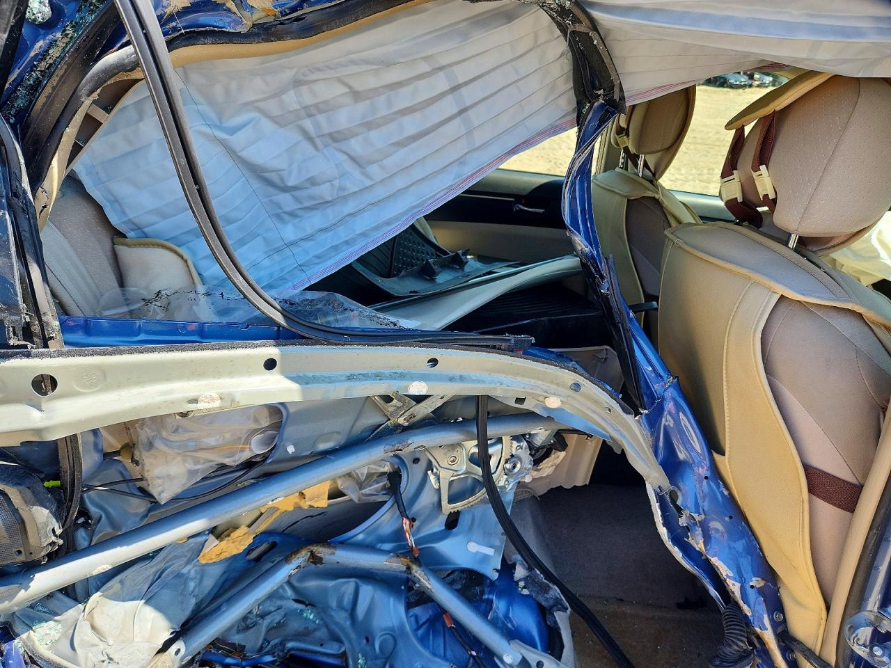 2005 Toyota Prius Base Blue vin: JTDKB20U957047768
