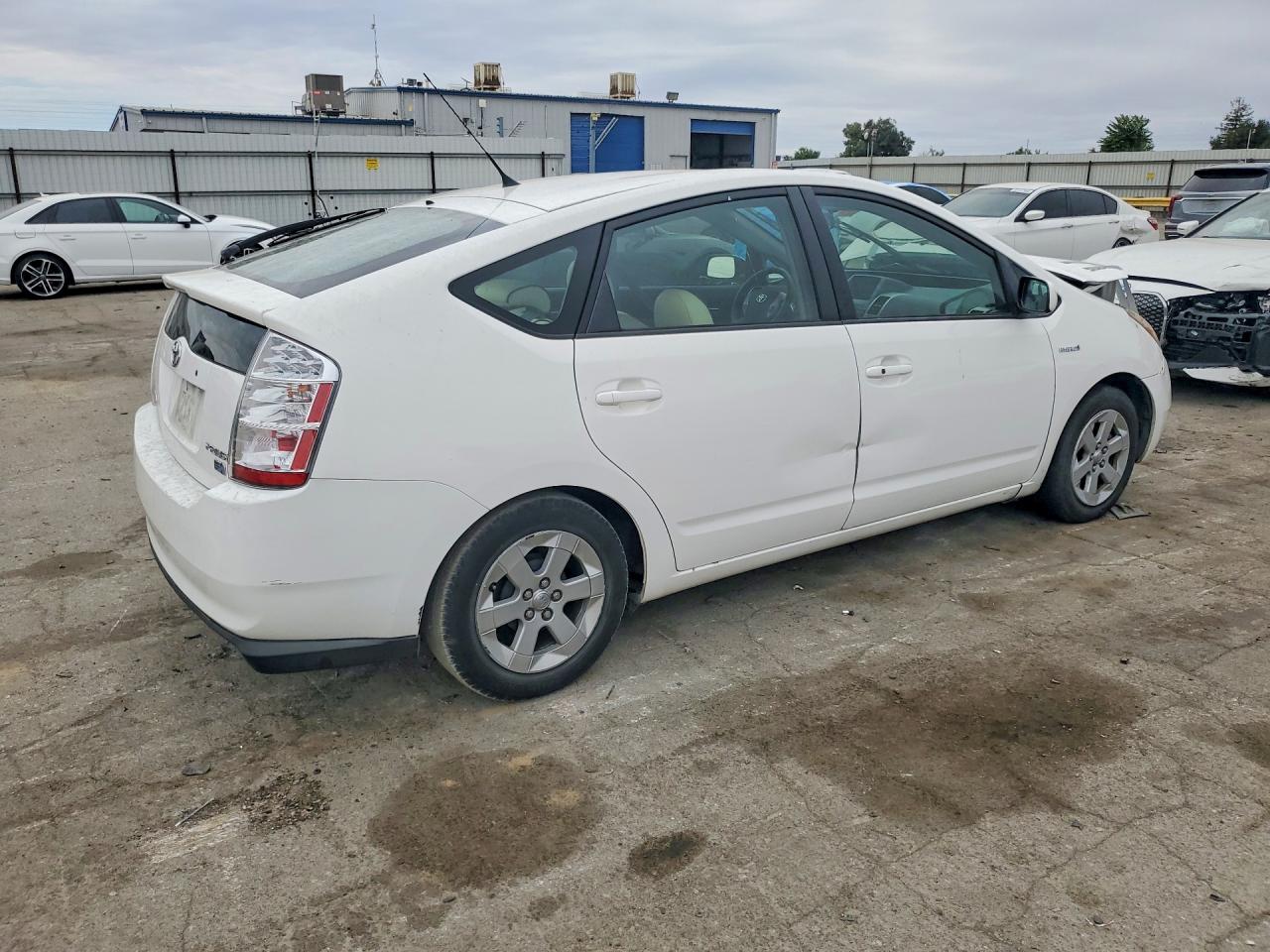 2006 Toyota Prius Base White vin: JTDKB20U963158376