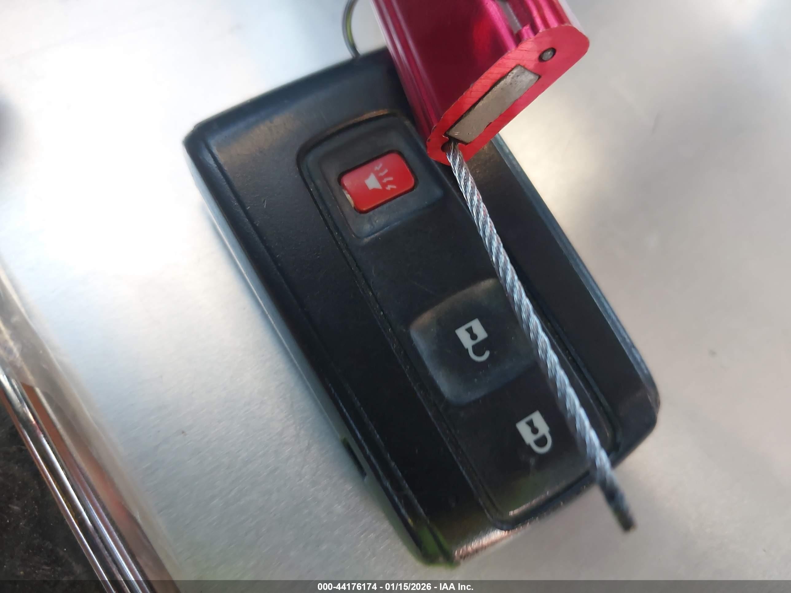 2006 Toyota Prius   Красный vin: JTDKB20U963185819