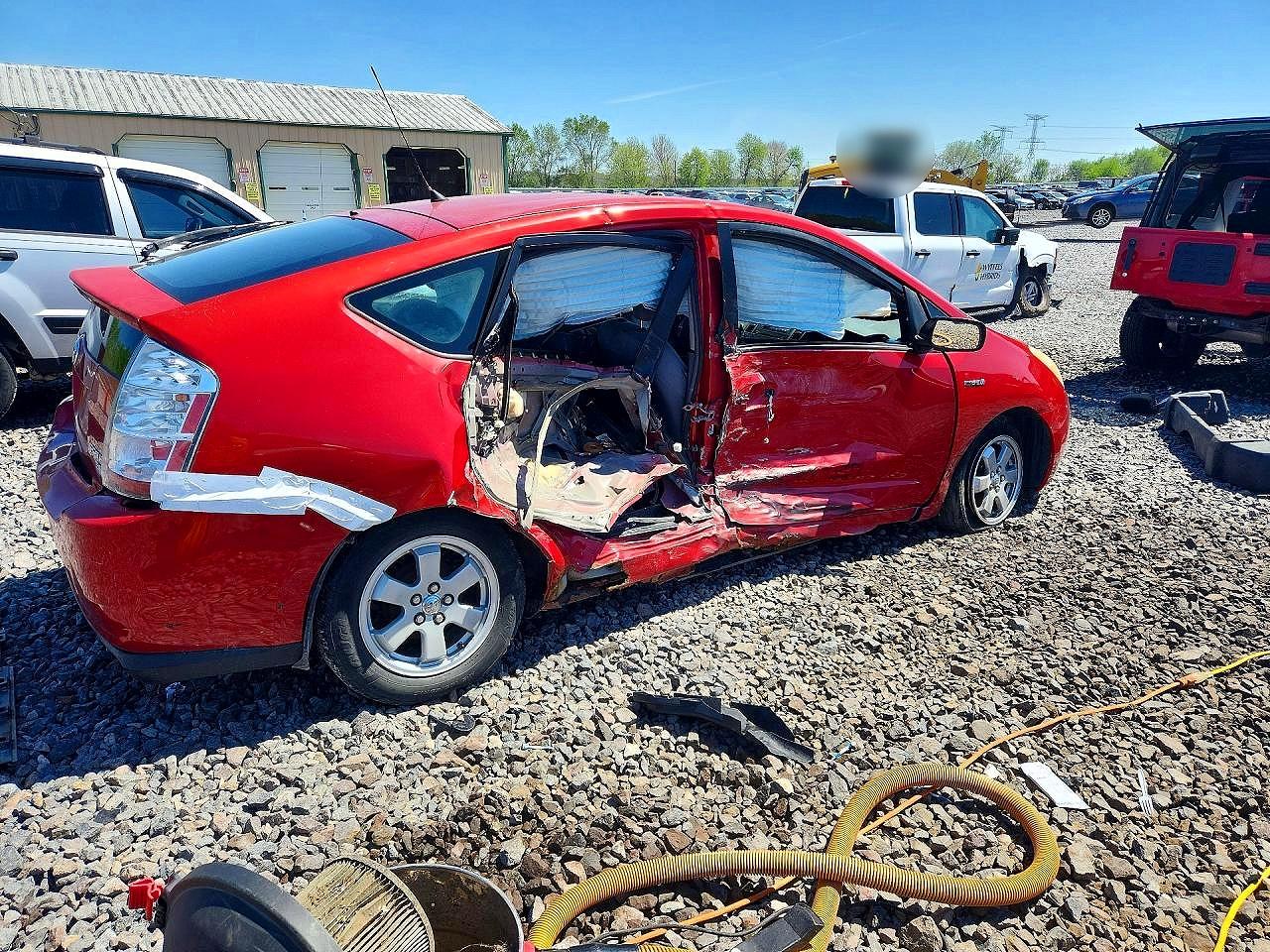 2006 Toyota Prius Base Red vin: JTDKB20U967506413