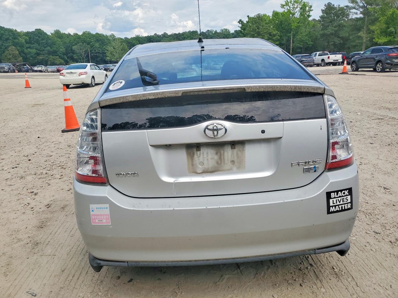 2006 Toyota Prius Base Silver vin: JTDKB20U967525172