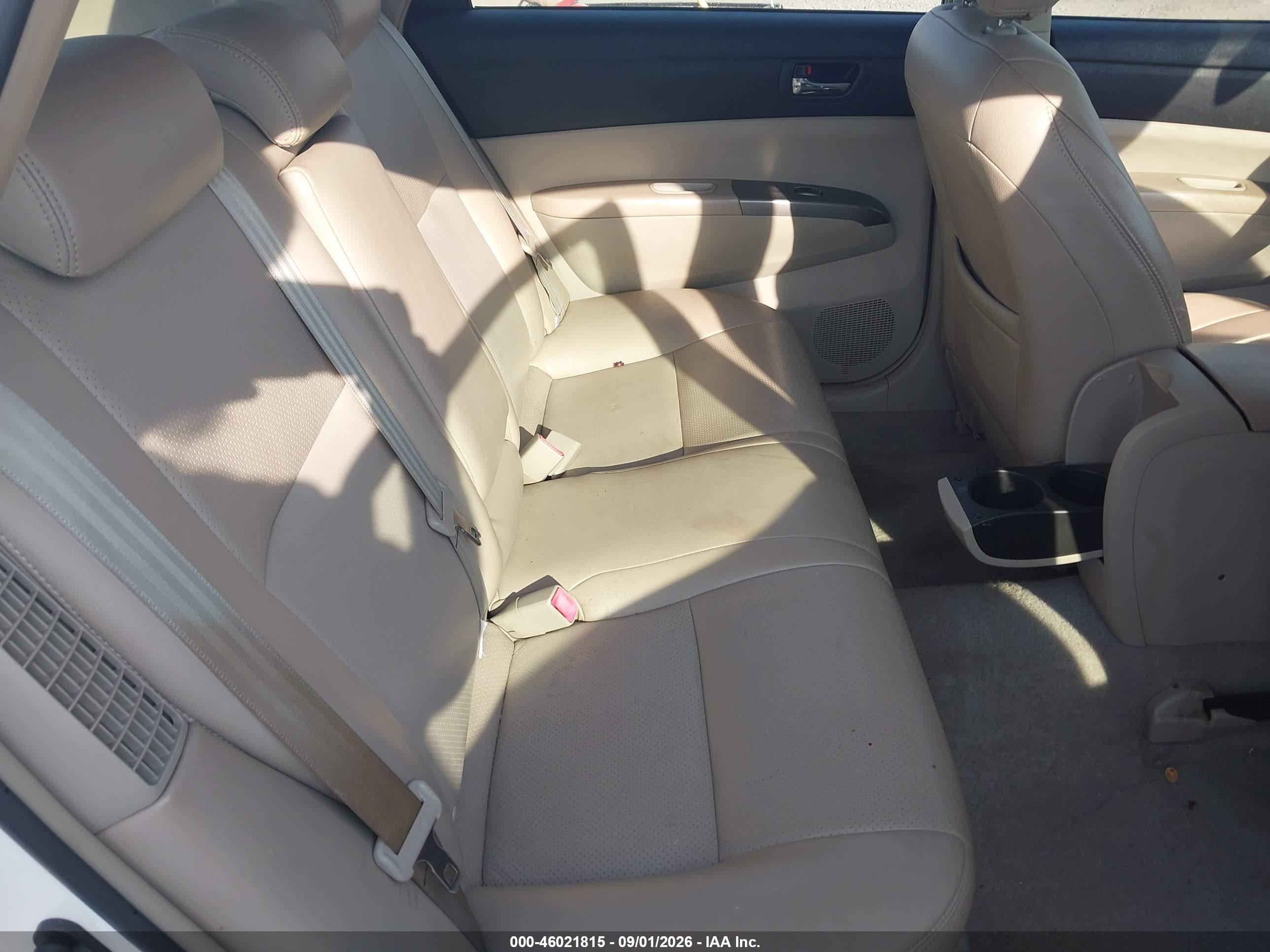 2006 Toyota Prius   White vin: JTDKB20U967529383