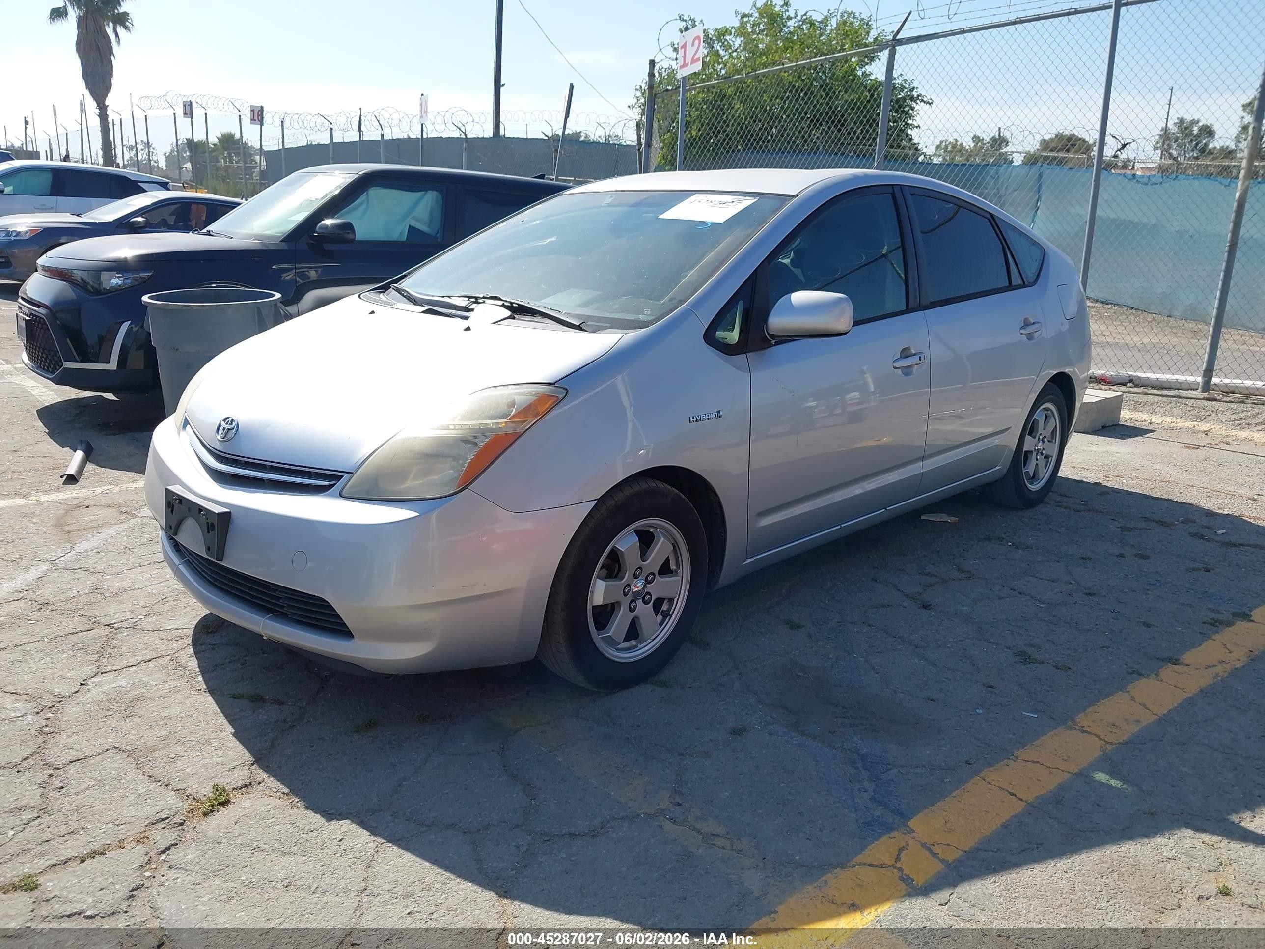 2006 Toyota Prius   Silver vin: JTDKB20U967531120