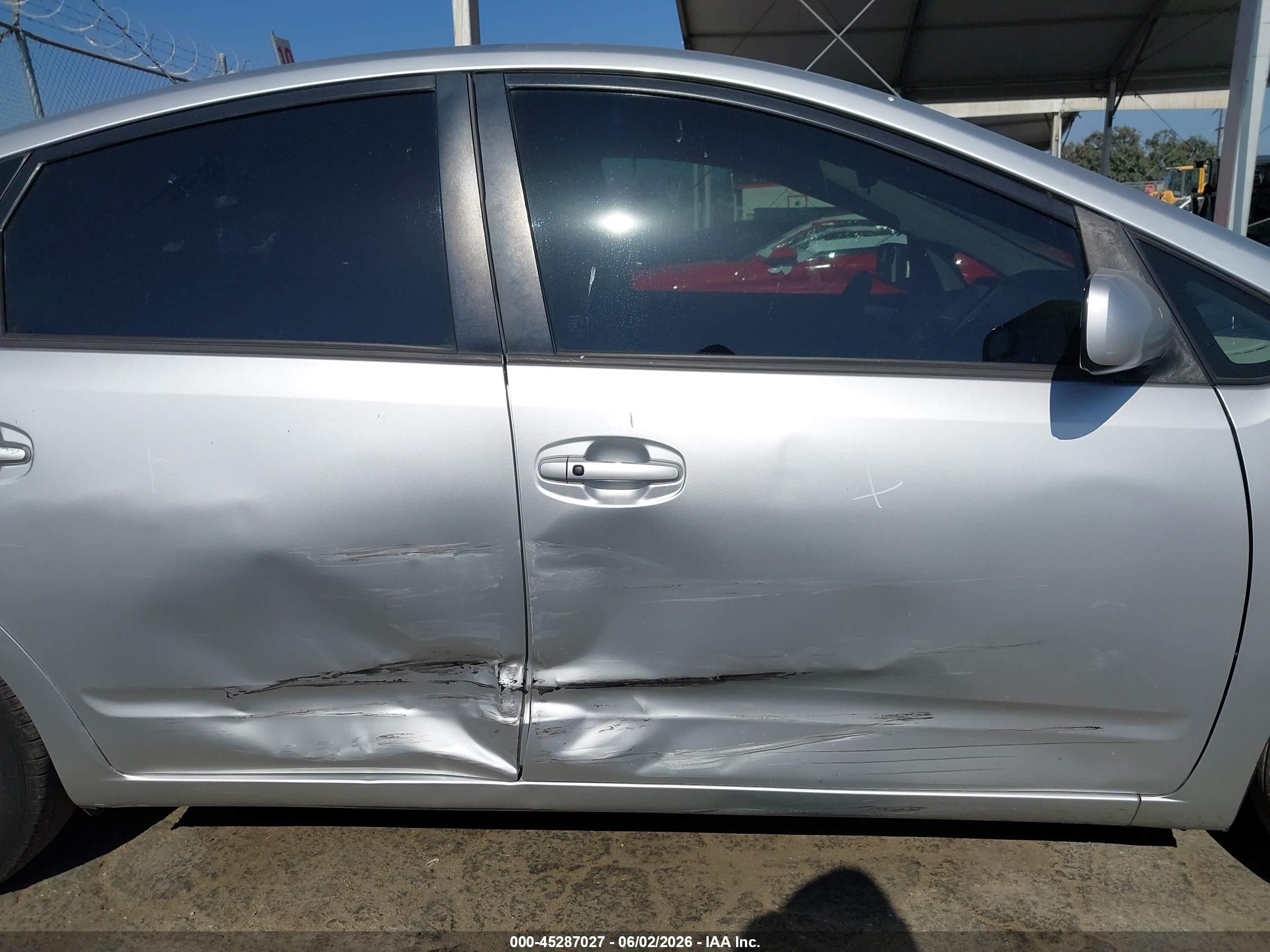 2006 Toyota Prius   Silver vin: JTDKB20U967531120