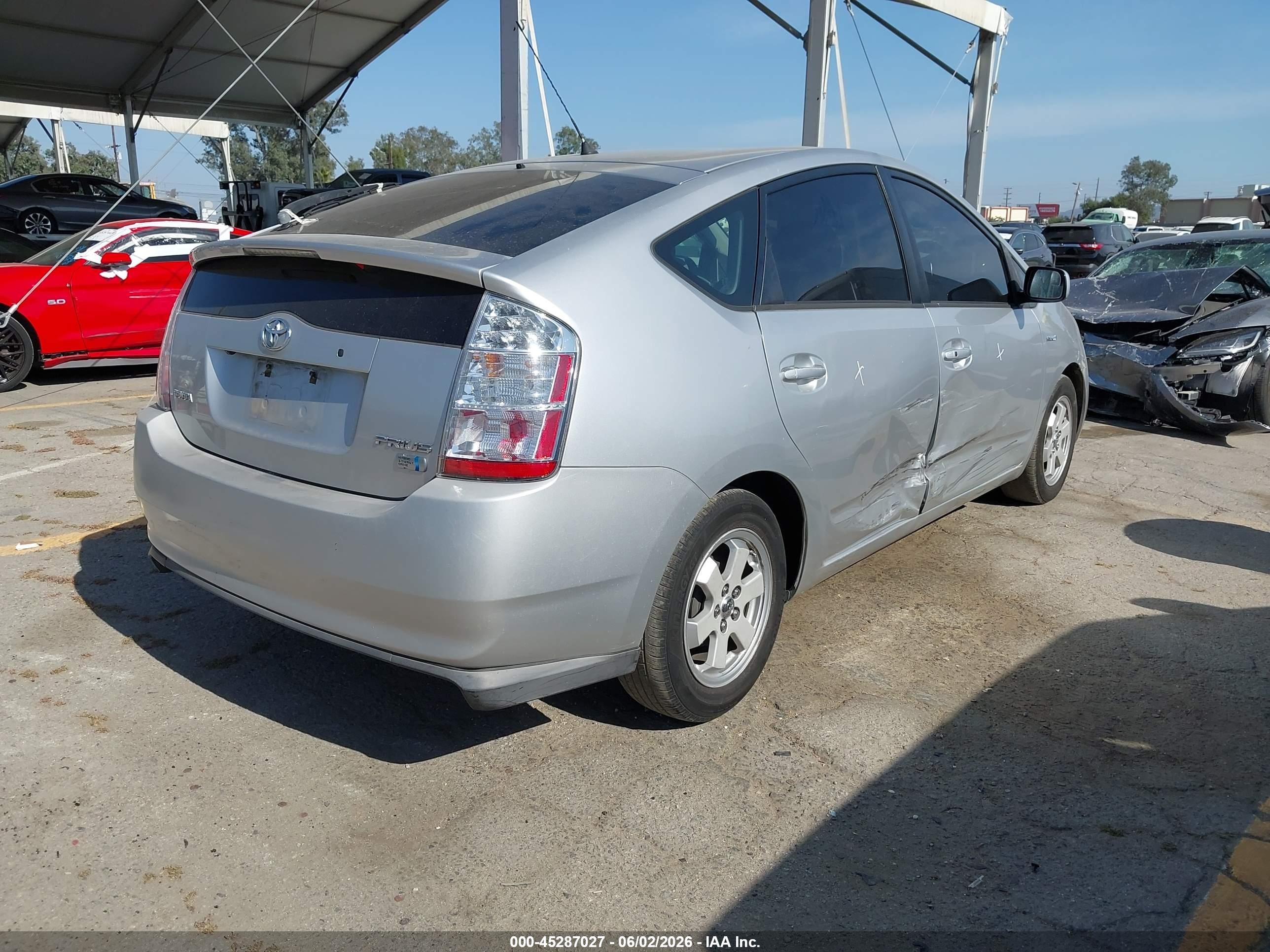 2006 Toyota Prius   Silver vin: JTDKB20U967531120