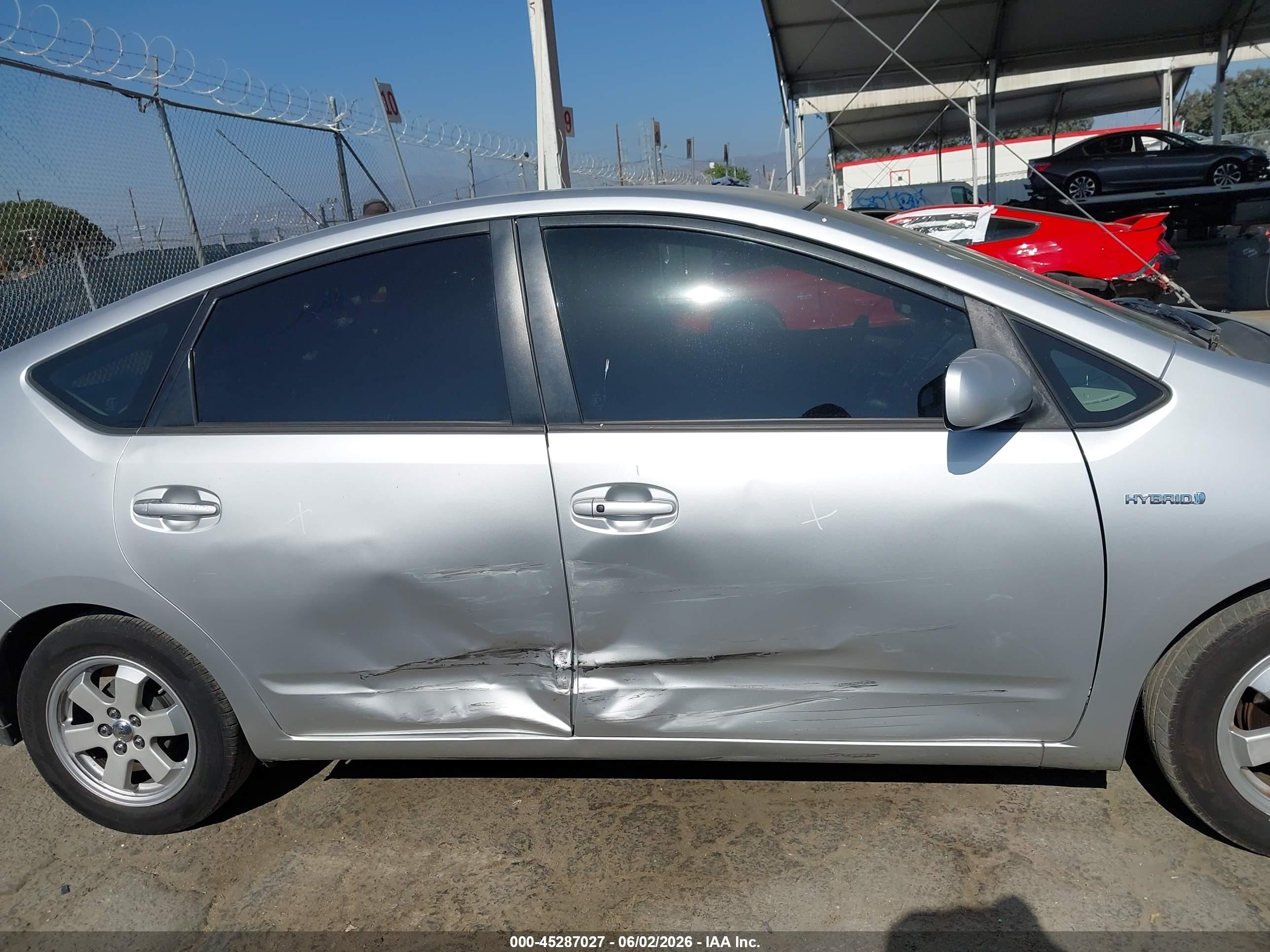 2006 Toyota Prius   Silver vin: JTDKB20U967531120