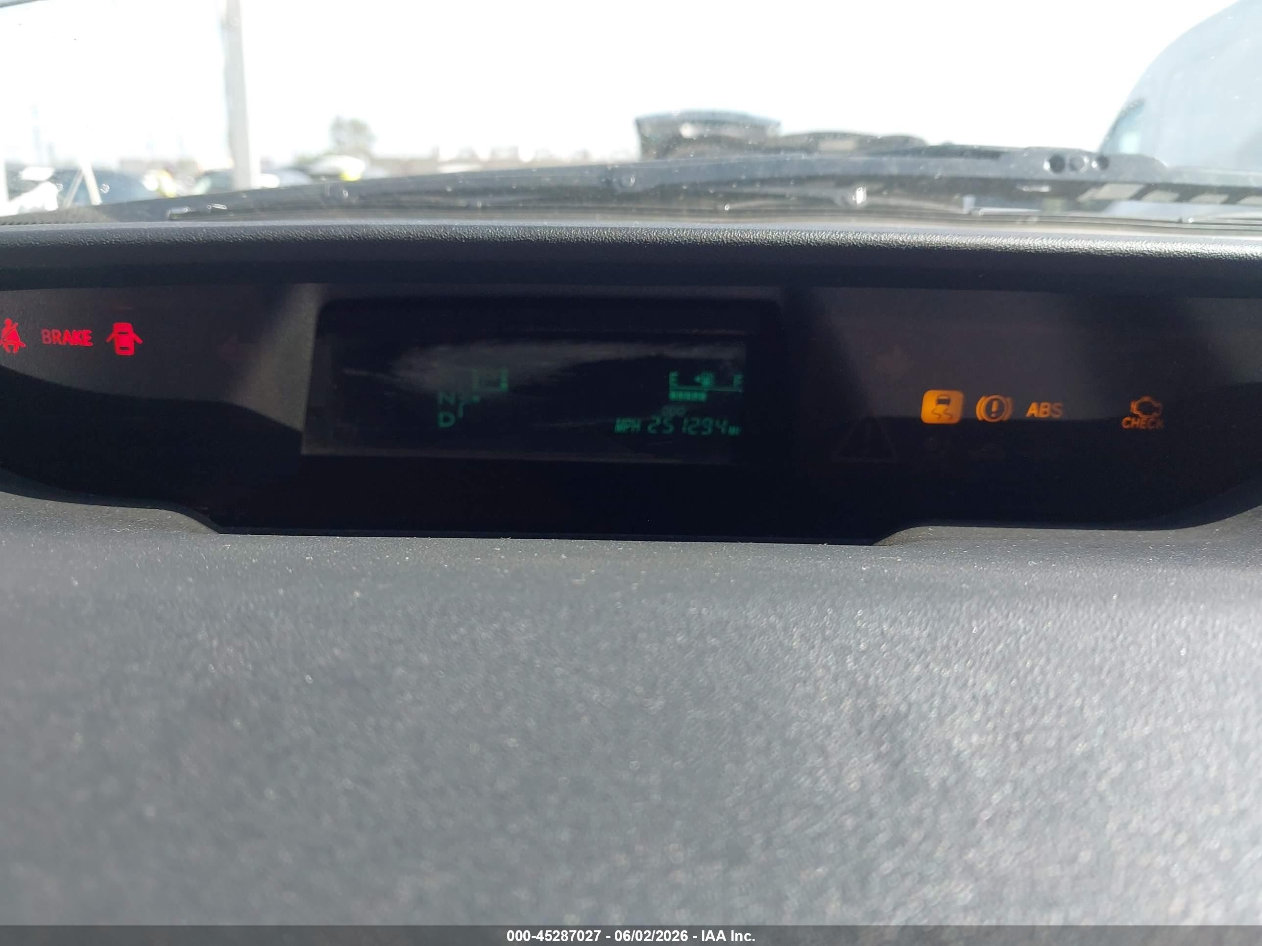 2006 Toyota Prius   Silver vin: JTDKB20U967531120
