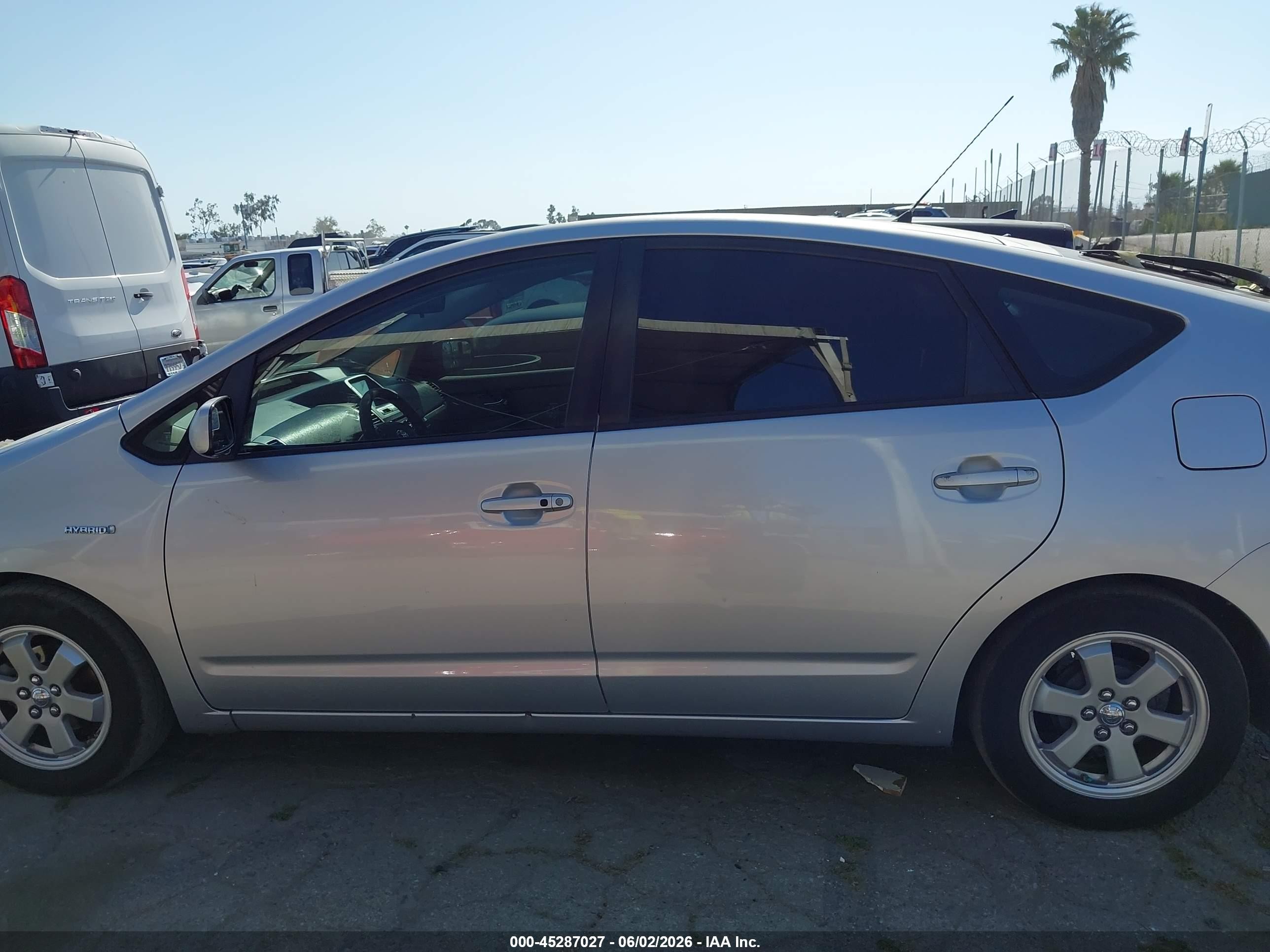 2006 Toyota Prius   Silver vin: JTDKB20U967531120