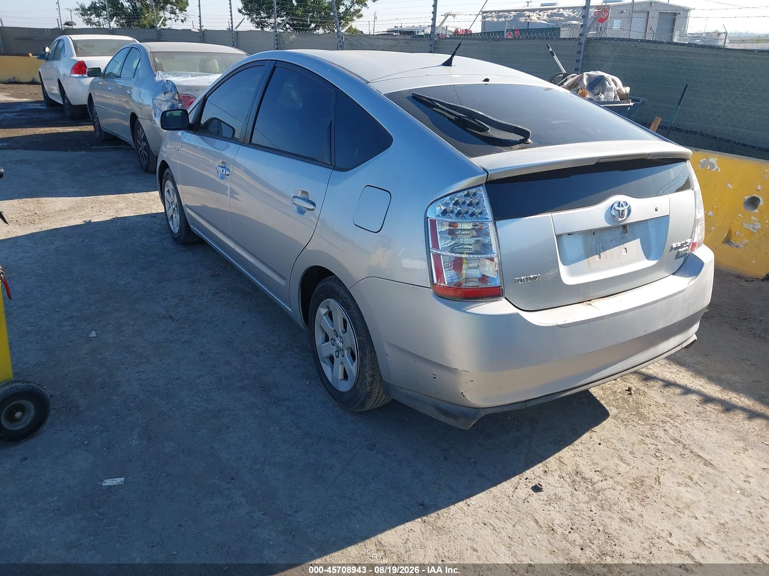 2006 Toyota Prius   Silver vin: JTDKB20U967542537