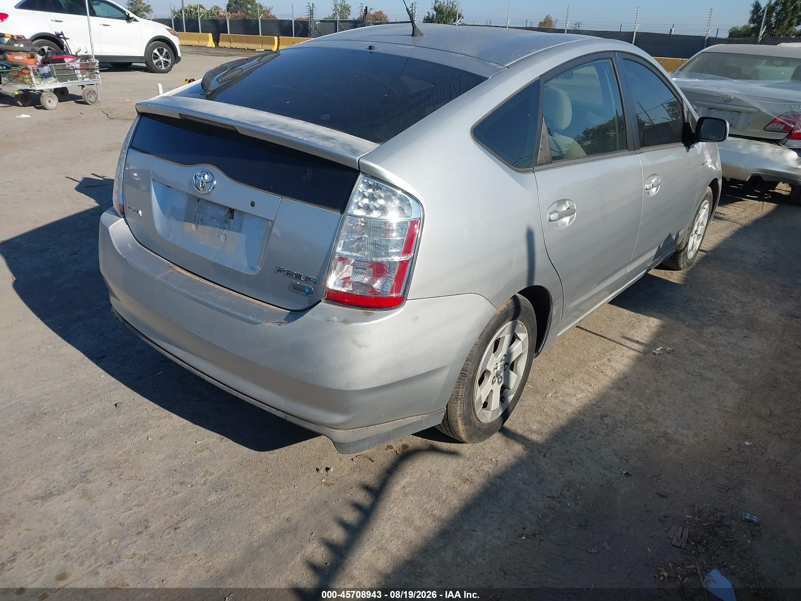 2006 Toyota Prius   Silver vin: JTDKB20U967542537