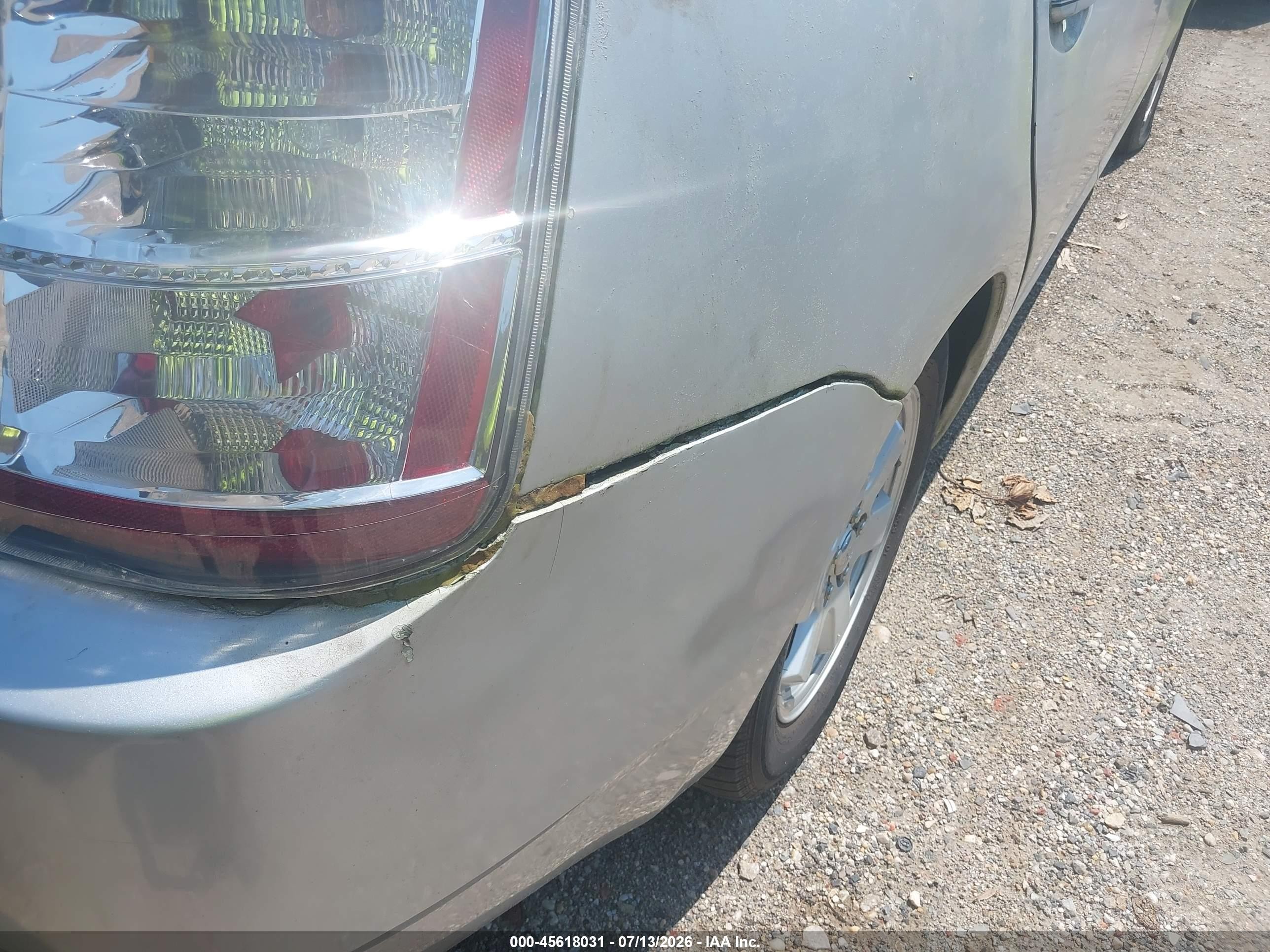 2007 Toyota Prius   Серебряный vin: JTDKB20U973205875