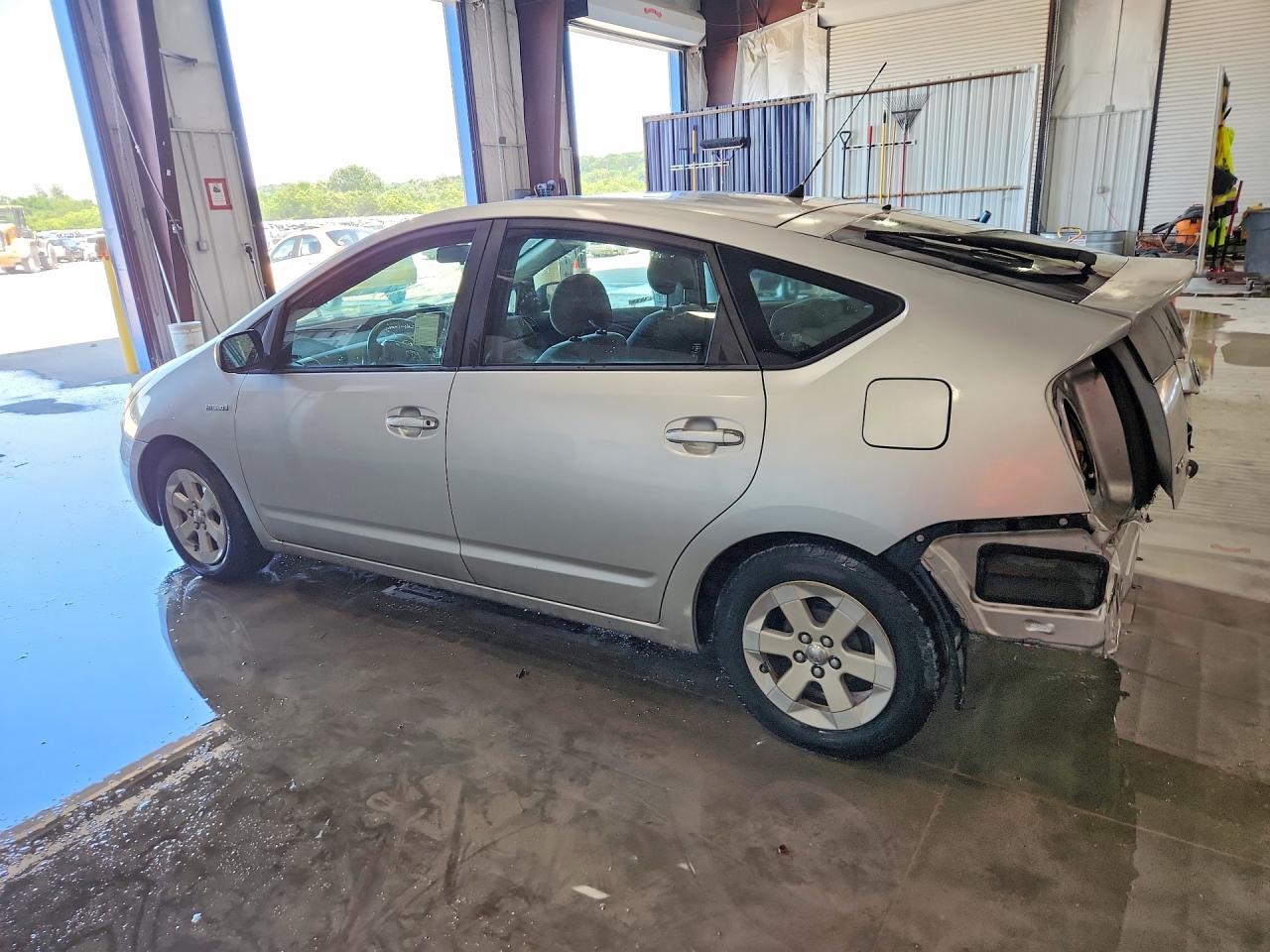 2007 Toyota Prius Base Silver vin: JTDKB20U973237628