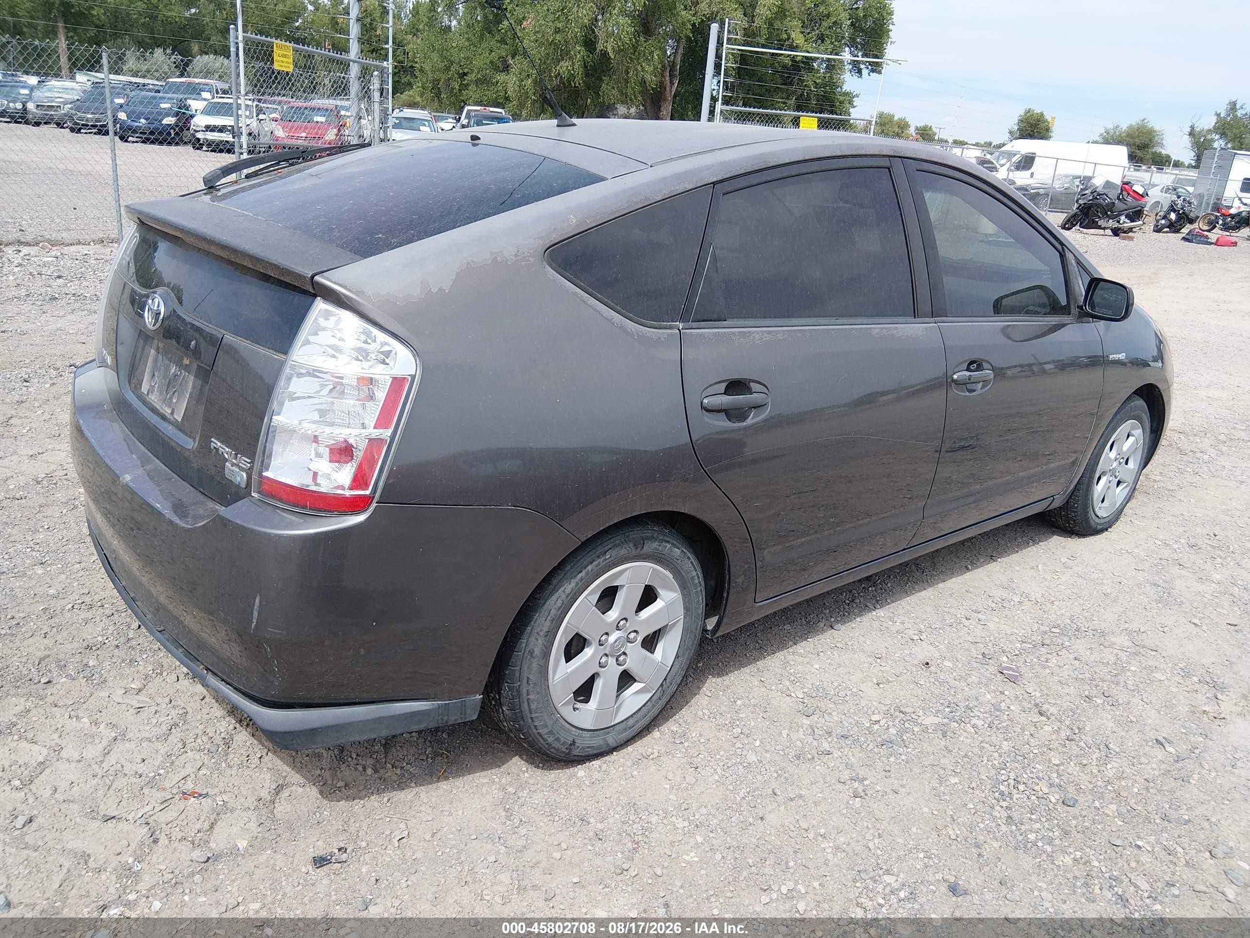 2007 Toyota Prius   Silver vin: JTDKB20U973245650