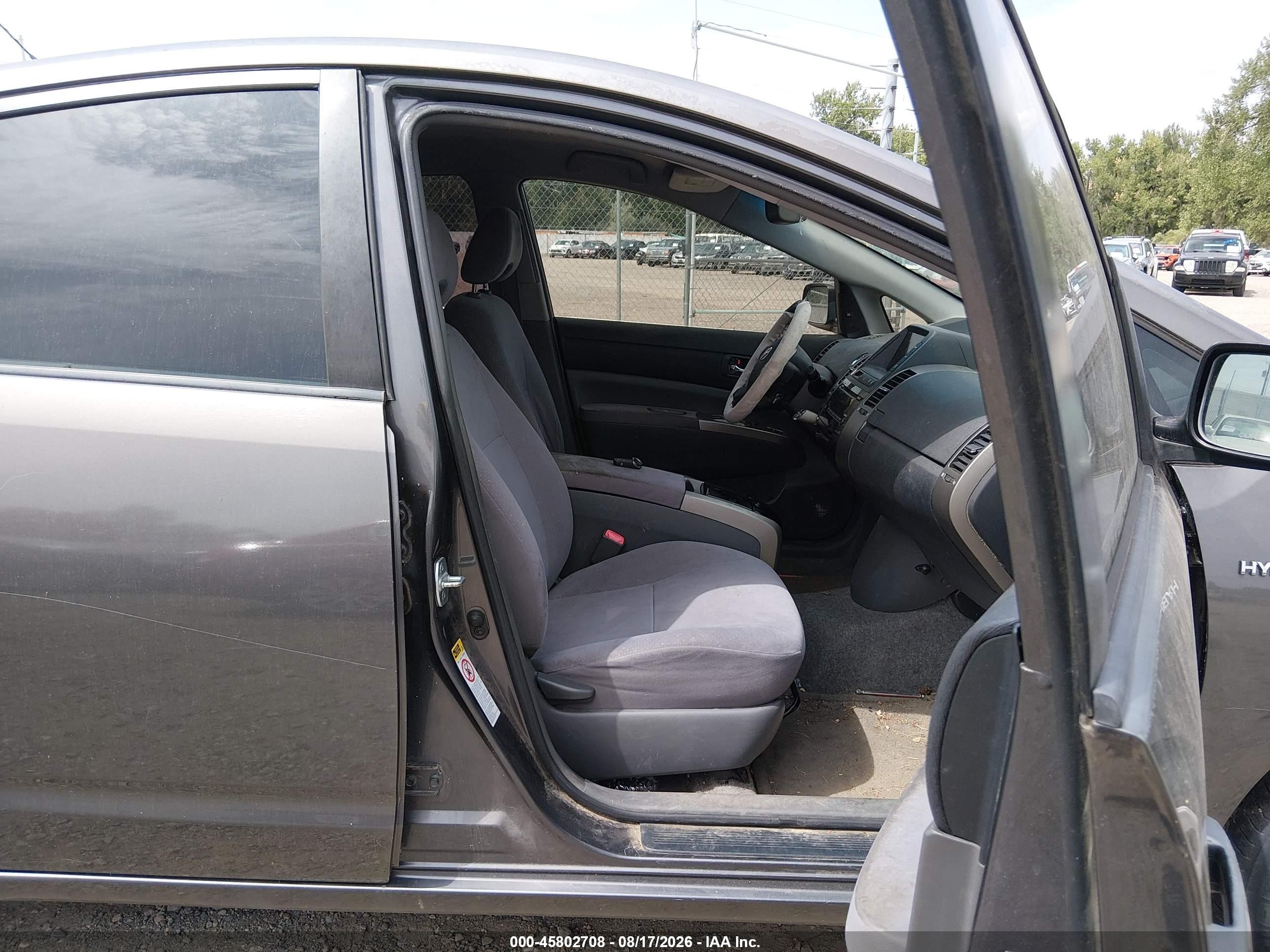 2007 Toyota Prius   Silver vin: JTDKB20U973245650